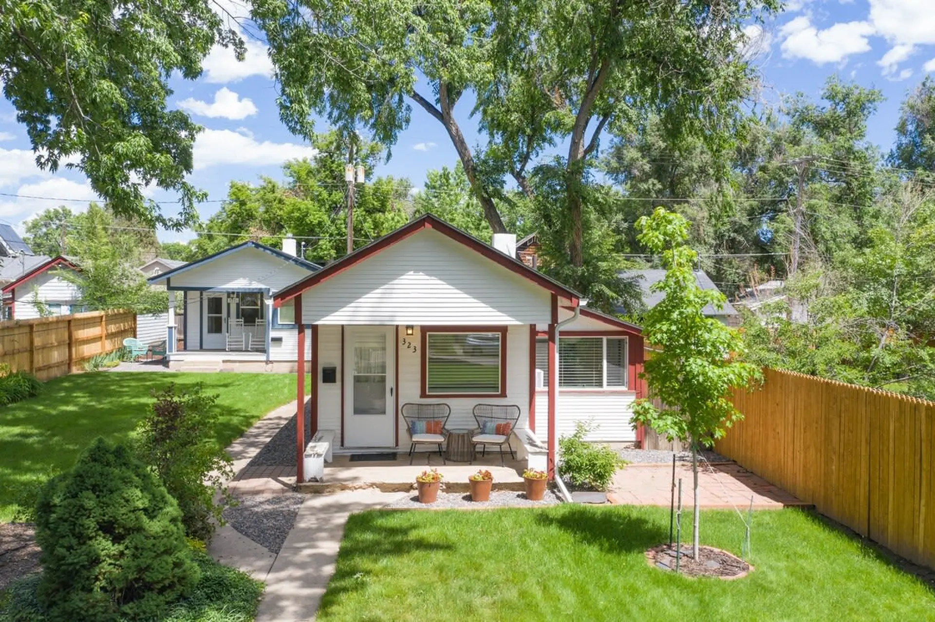 Cozy Tiny Cottage - Olympic Center, A+ Spot!