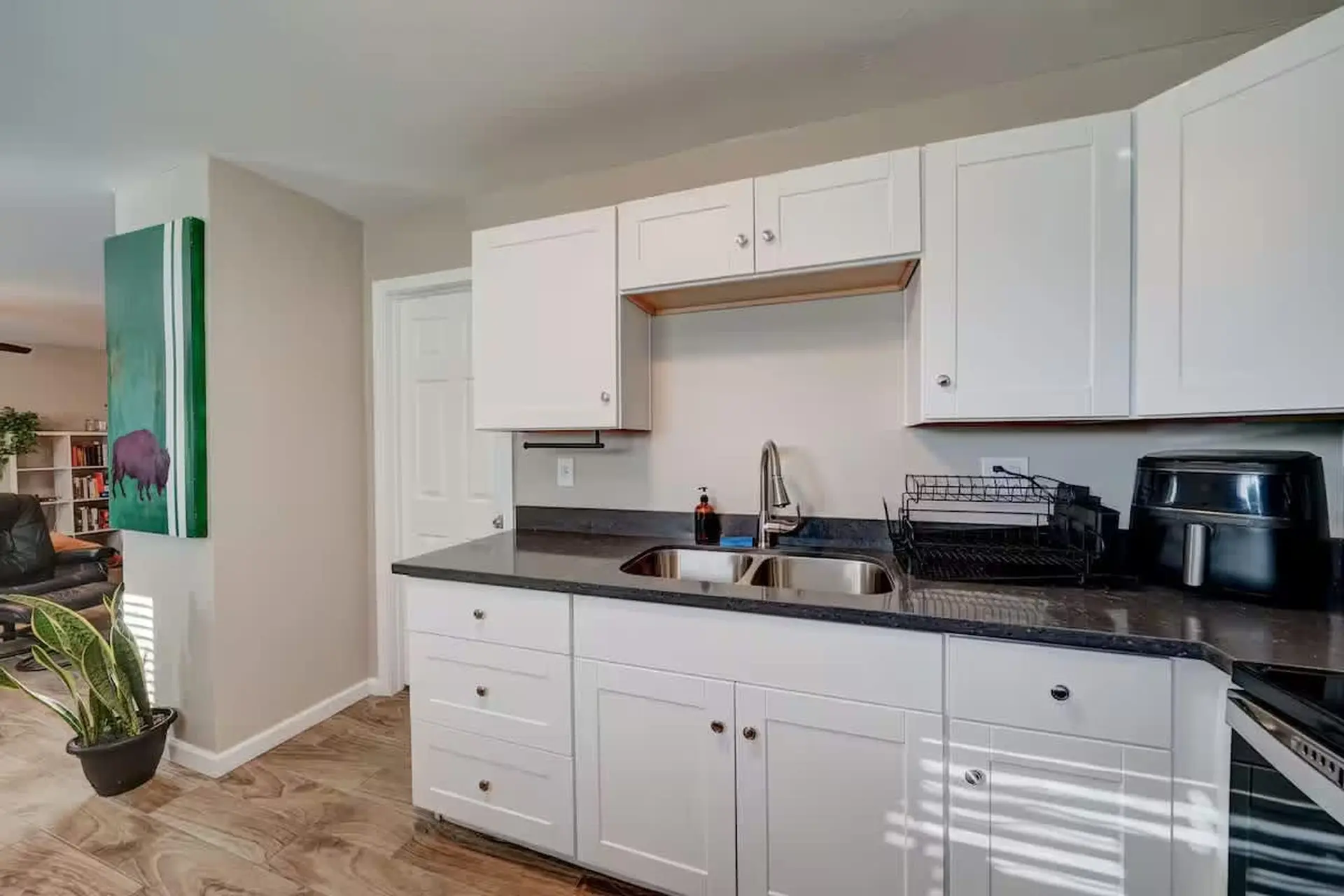Modern 1-BR House | Pool | Putting green | Central