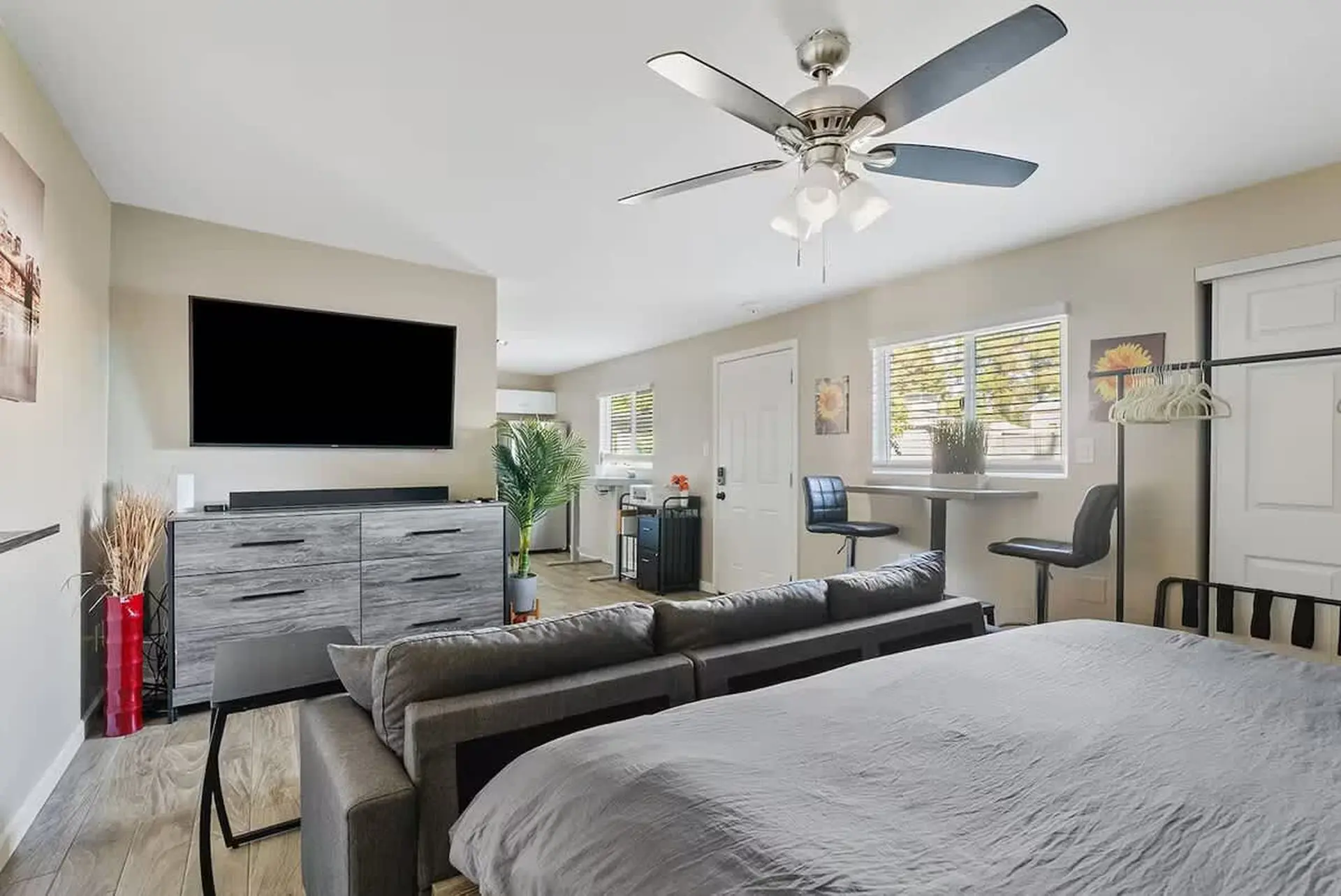Modern 1-BR House | Pool | Putting green | Central
