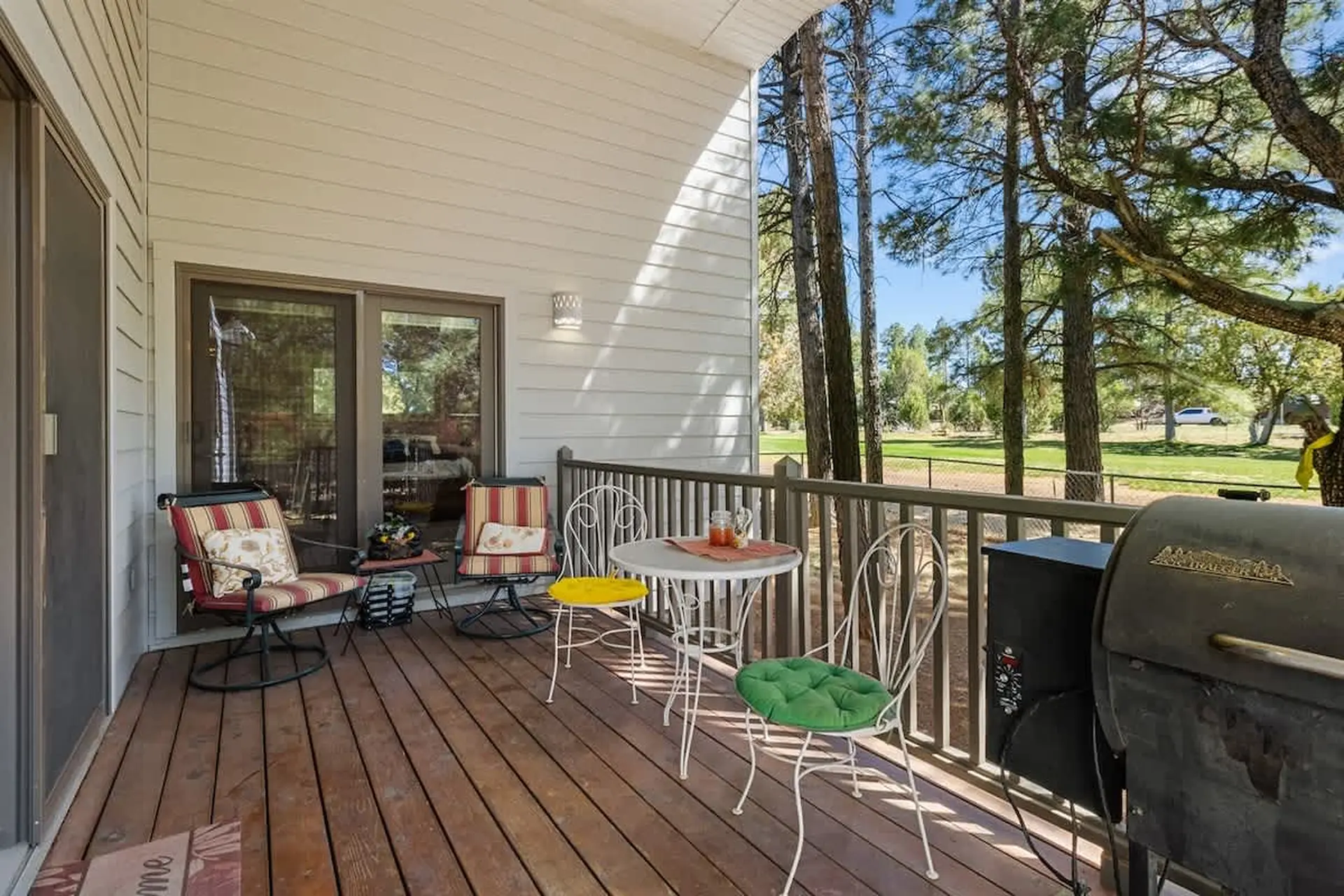 Charming Woodland 3BR Retreat | Sleeps 10