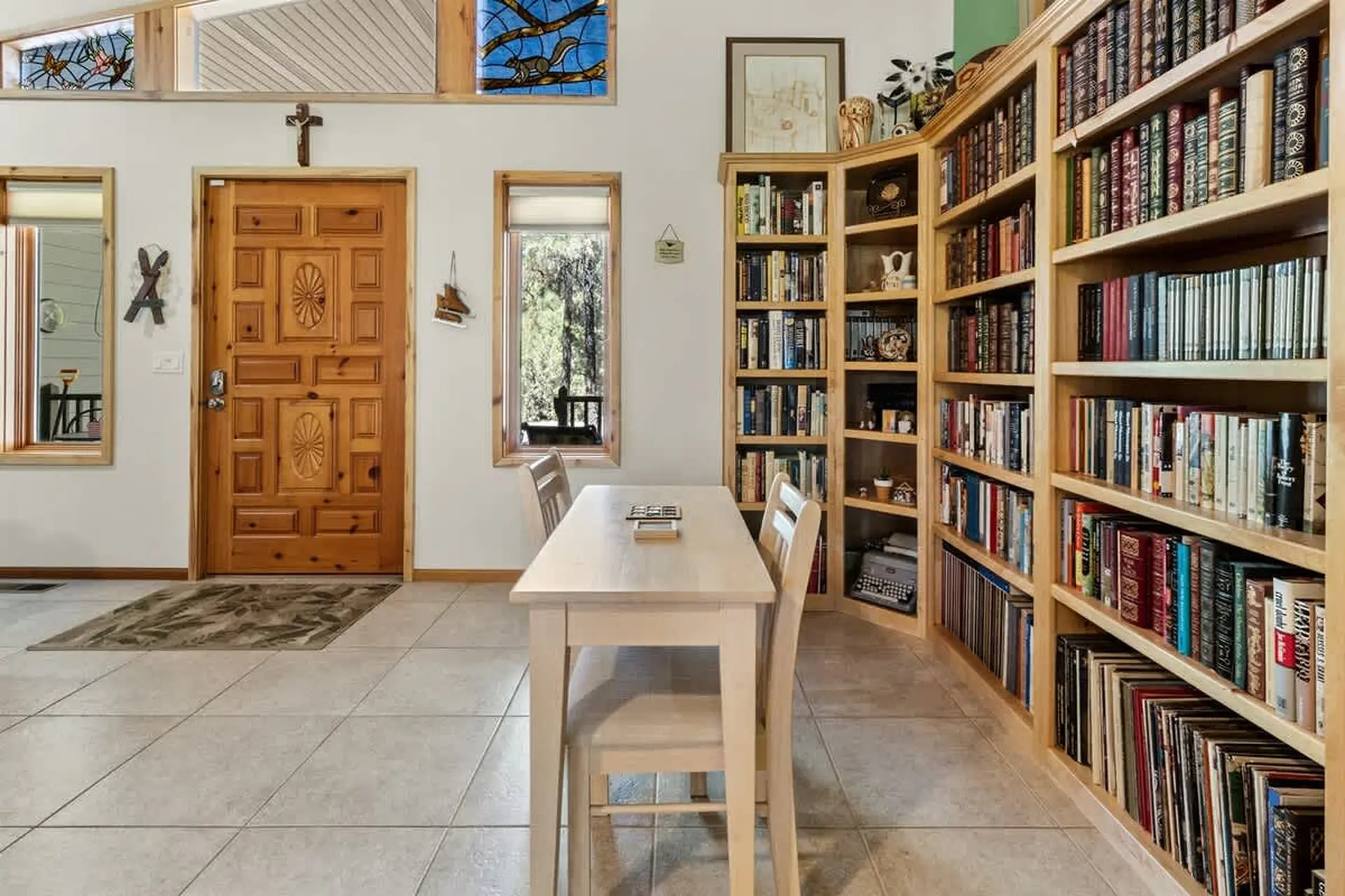 Charming Woodland 3BR Retreat | Sleeps 10