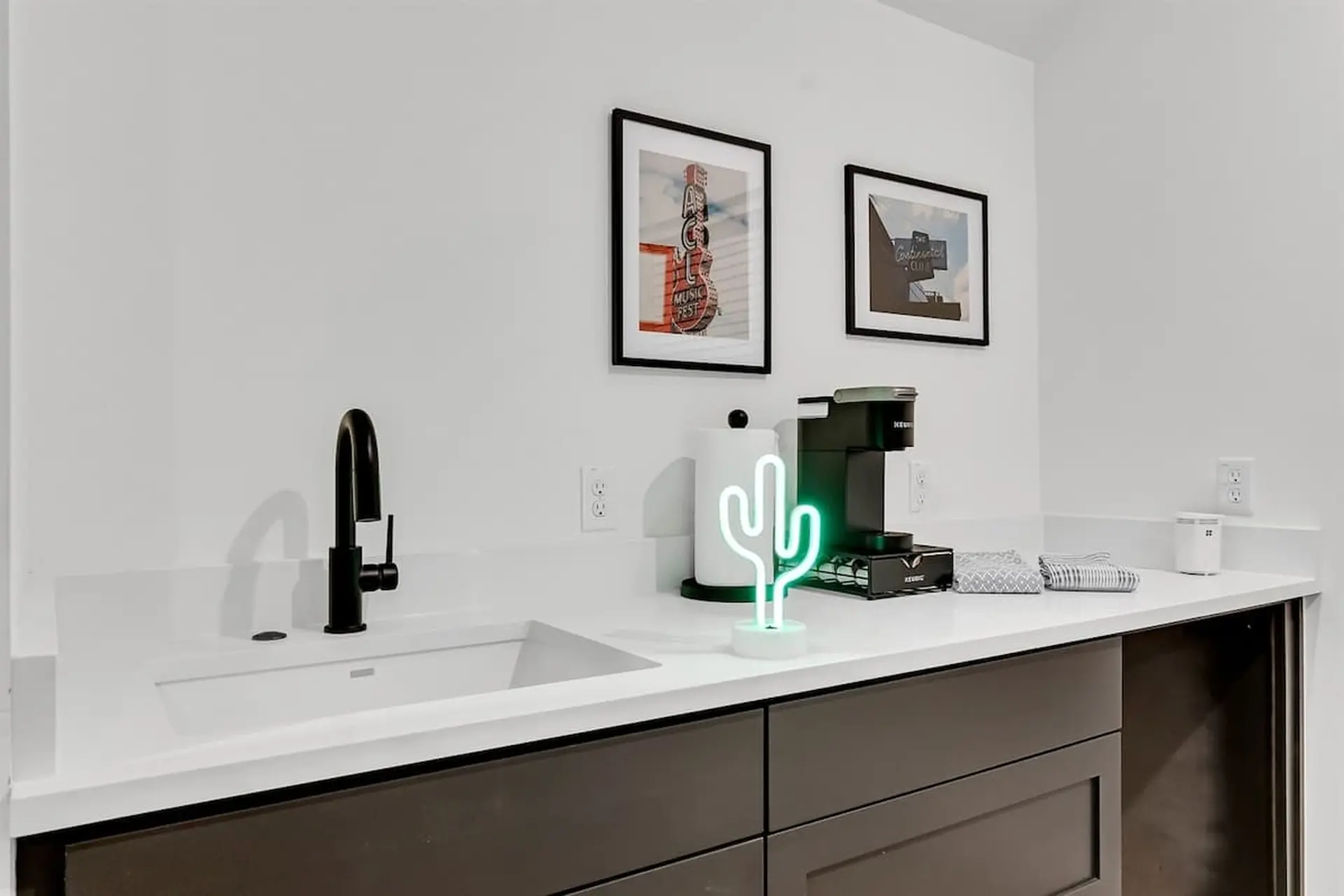 Cozy Private Guest House | 2 Queen Beds | Sleeps 4