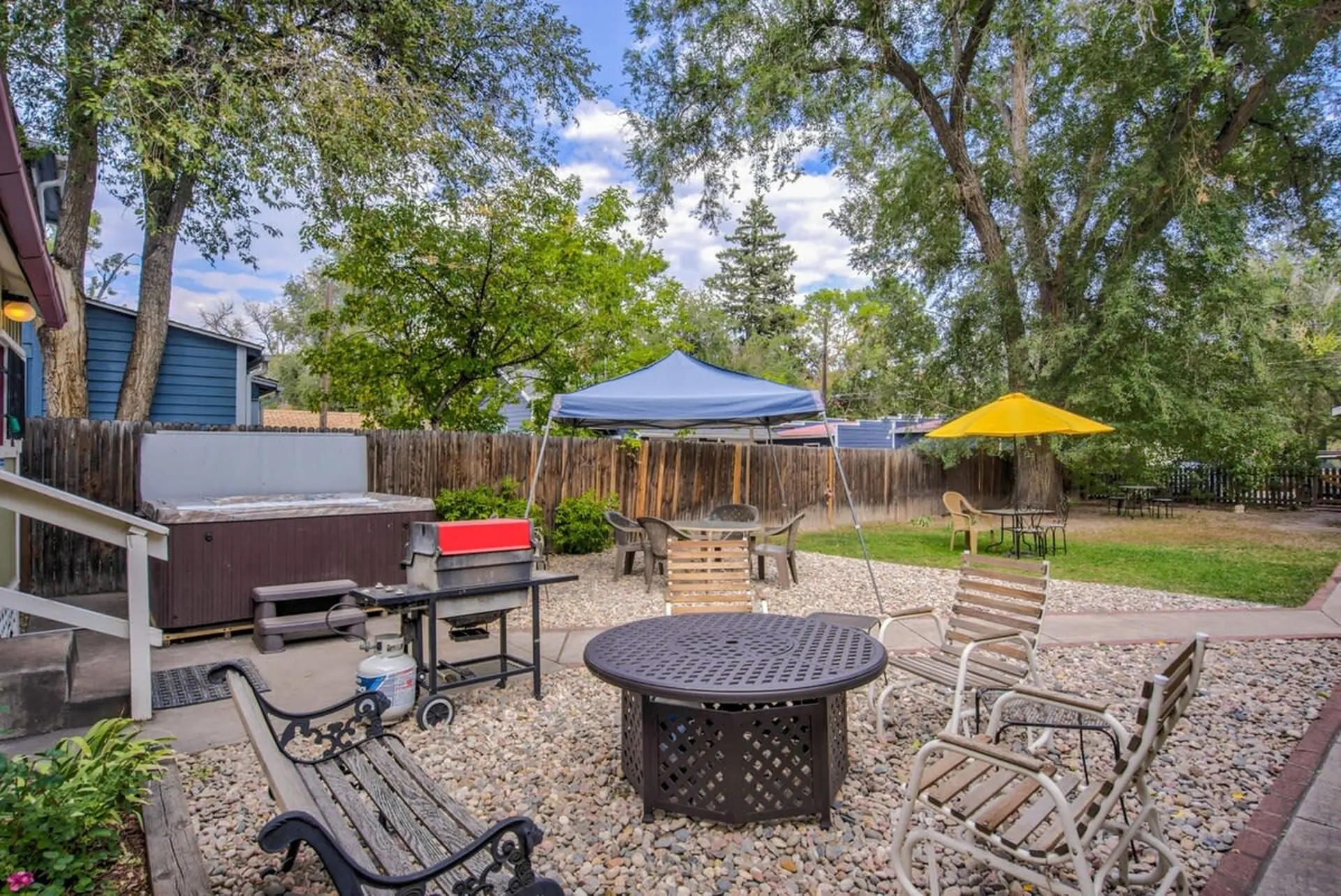 5BR Charm|Hot Tub & Fire Pit|Downtown