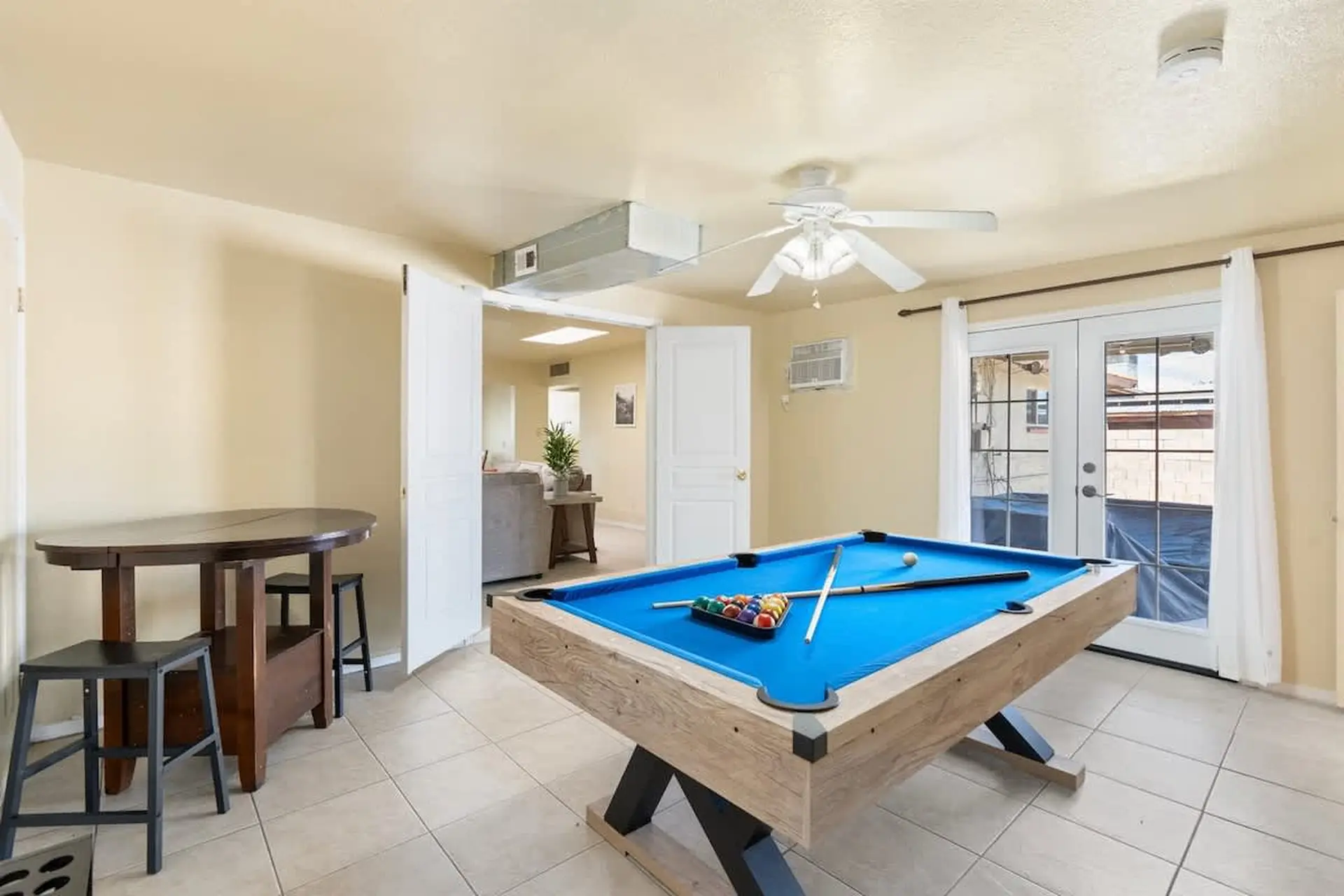 Minutes From Downtown | Phoenix Lightrail | 3 BR
