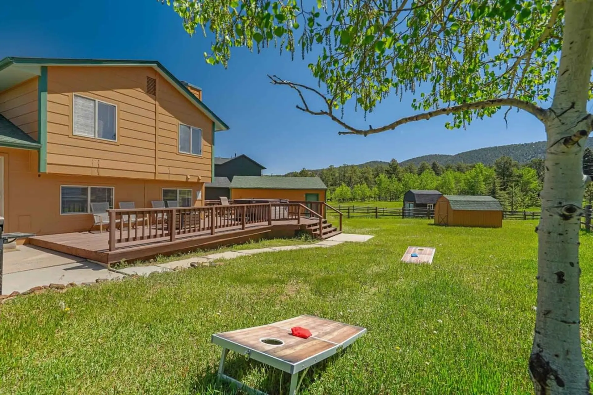 3BR Mountain Views Hot tub Ping Pong, Pool Table