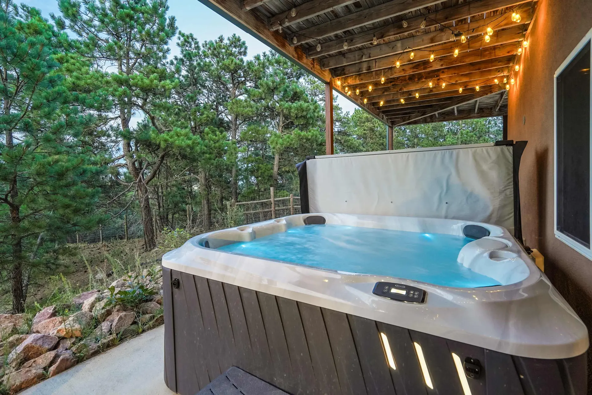 Nature's Oasis, 4BD Ranch Retreat, Hot tub!