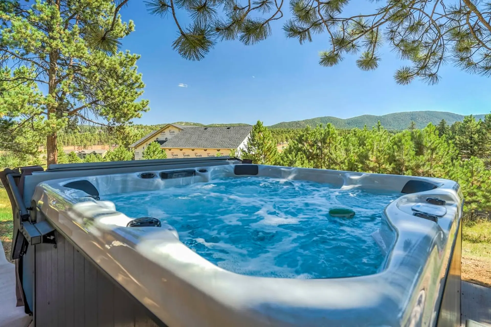 Luxury Getaway|Mountain Views|HotTub & Firepit