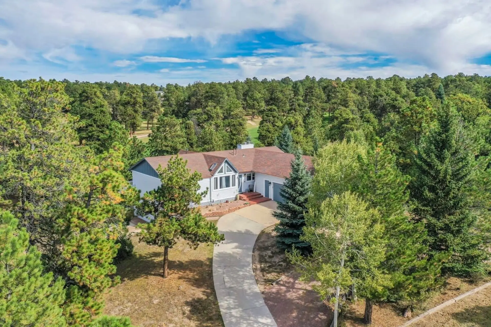 4BD Woodland Lodge Lg Deck, Backyard, & Pool Table