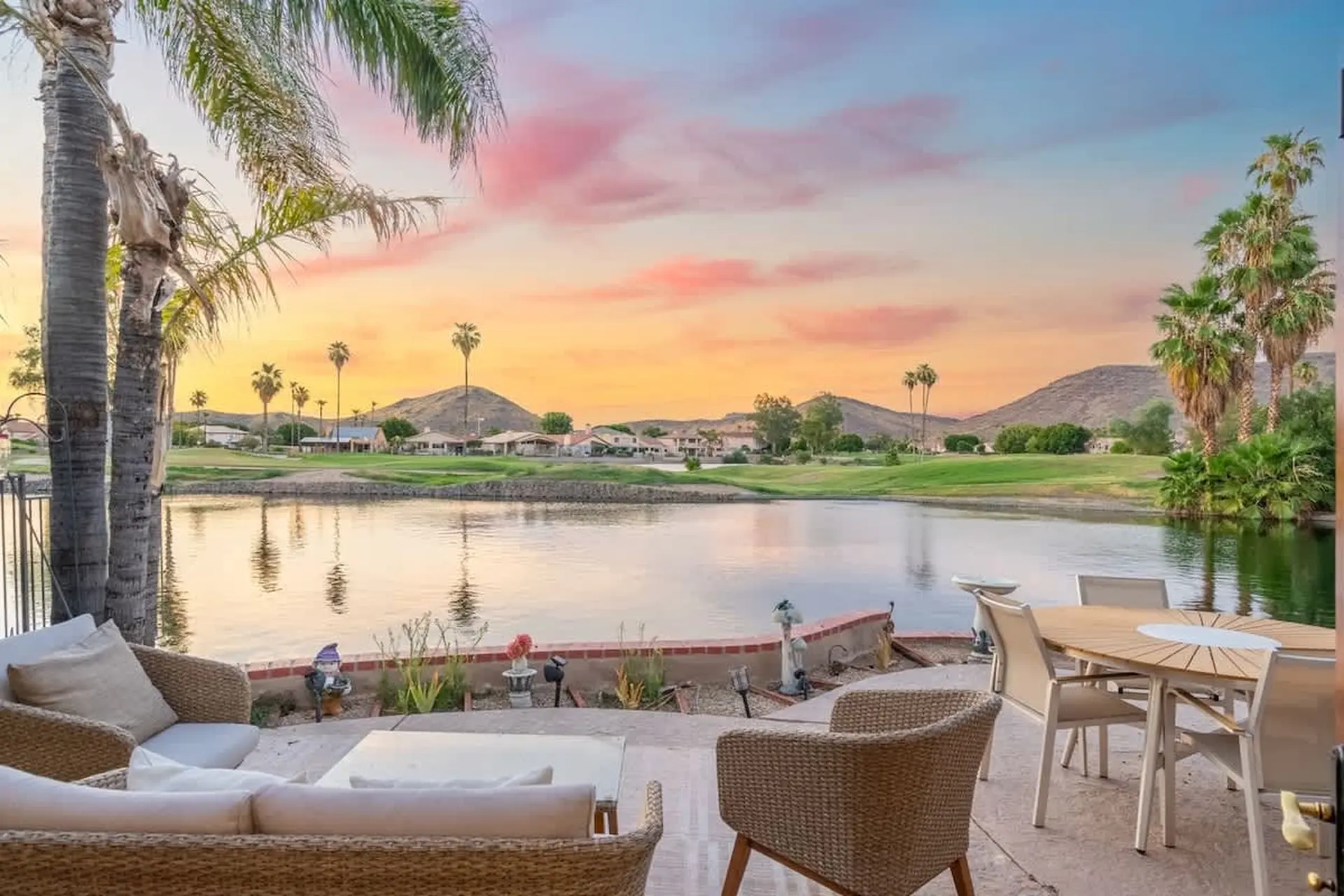 Lakeside home with private patio| Grill | Golf vie