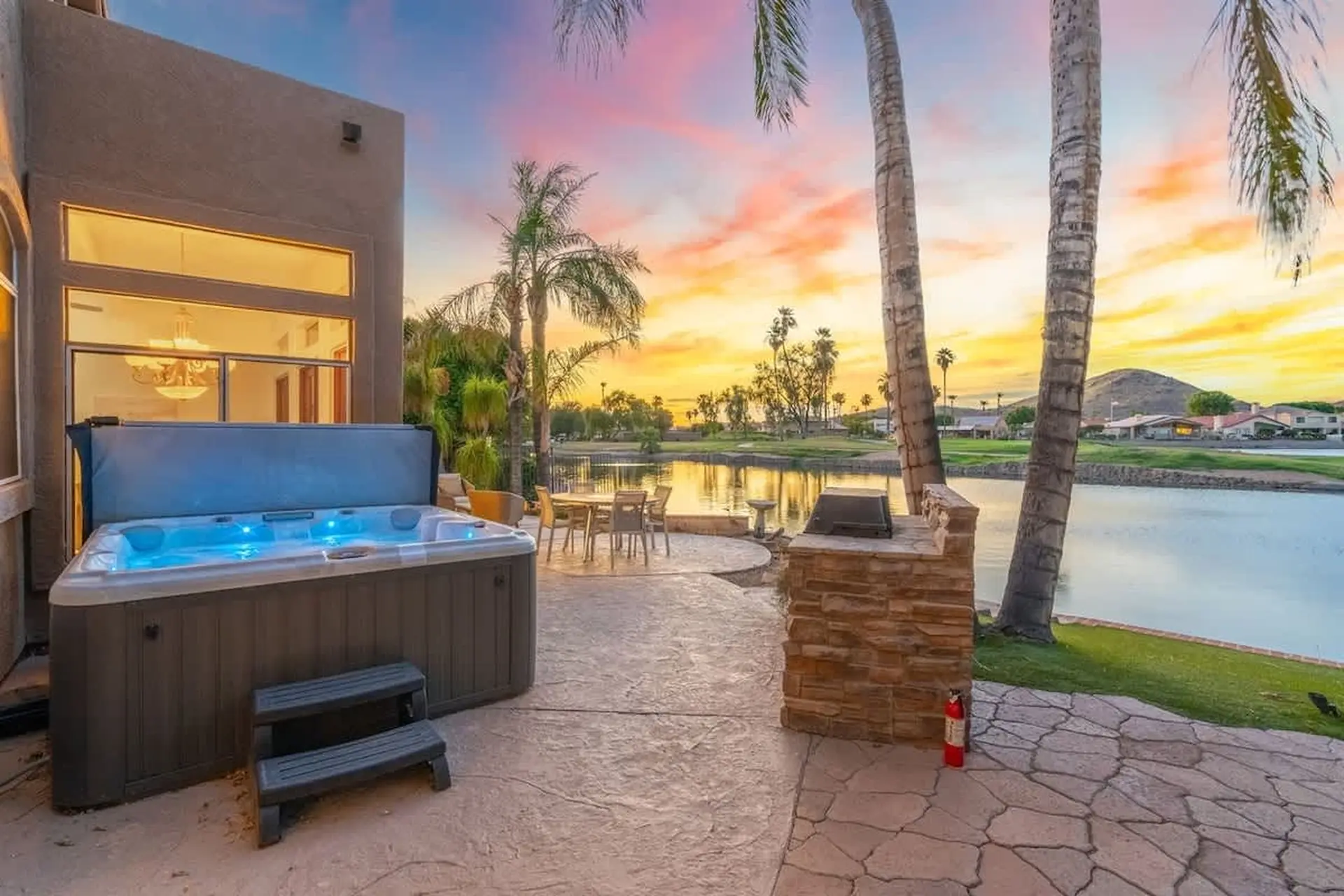 Lakeside home with private patio| Grill | Golf vie