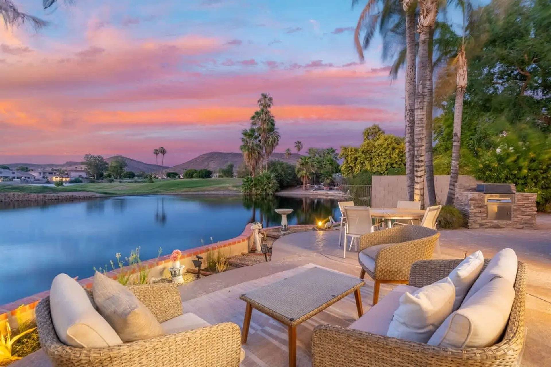 Lakeside home with private patio| Grill | Golf vie
