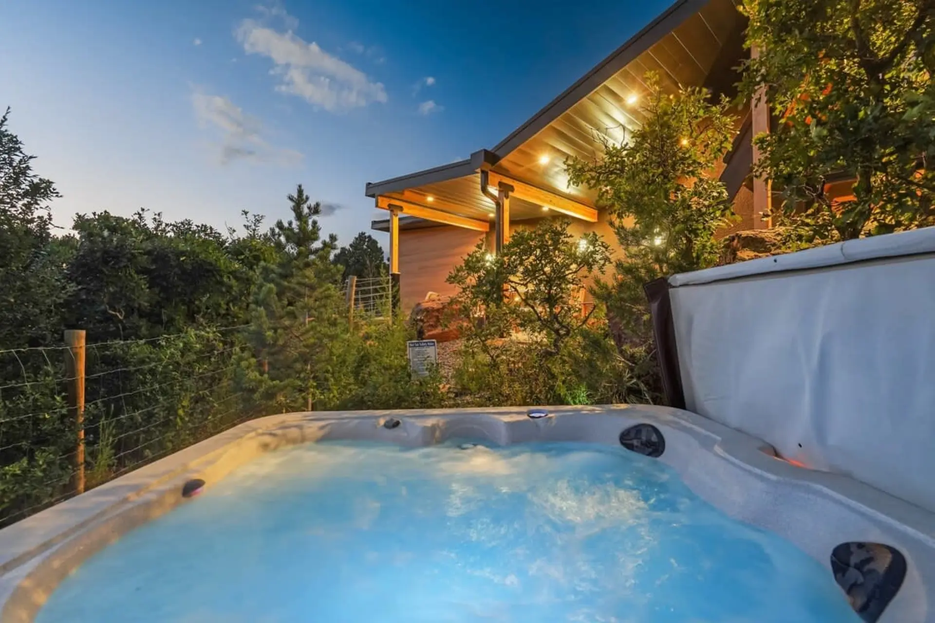 Stunning Views, Modern Luxury, Hot Tub, Sauna