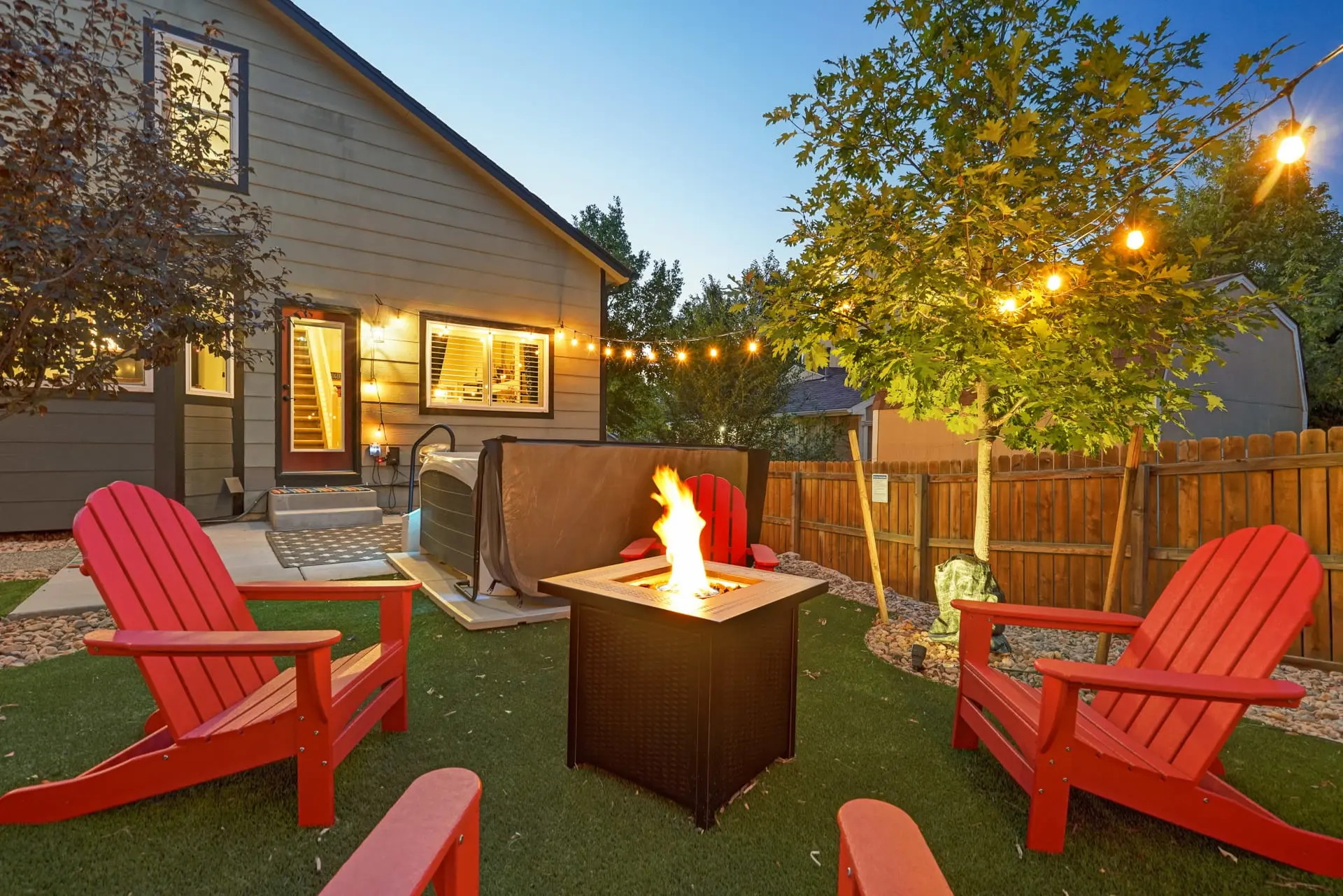 Hot Tub Backyard Oasis! 4BD-2 Work Stations