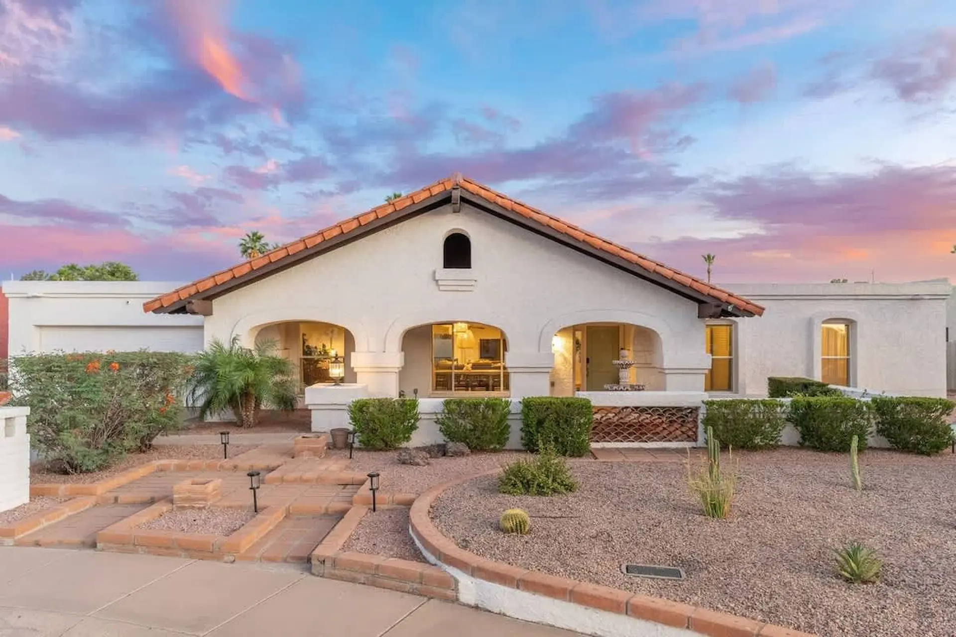 Downtown Tempe Retreat | Massive Pool | Sleeps 10