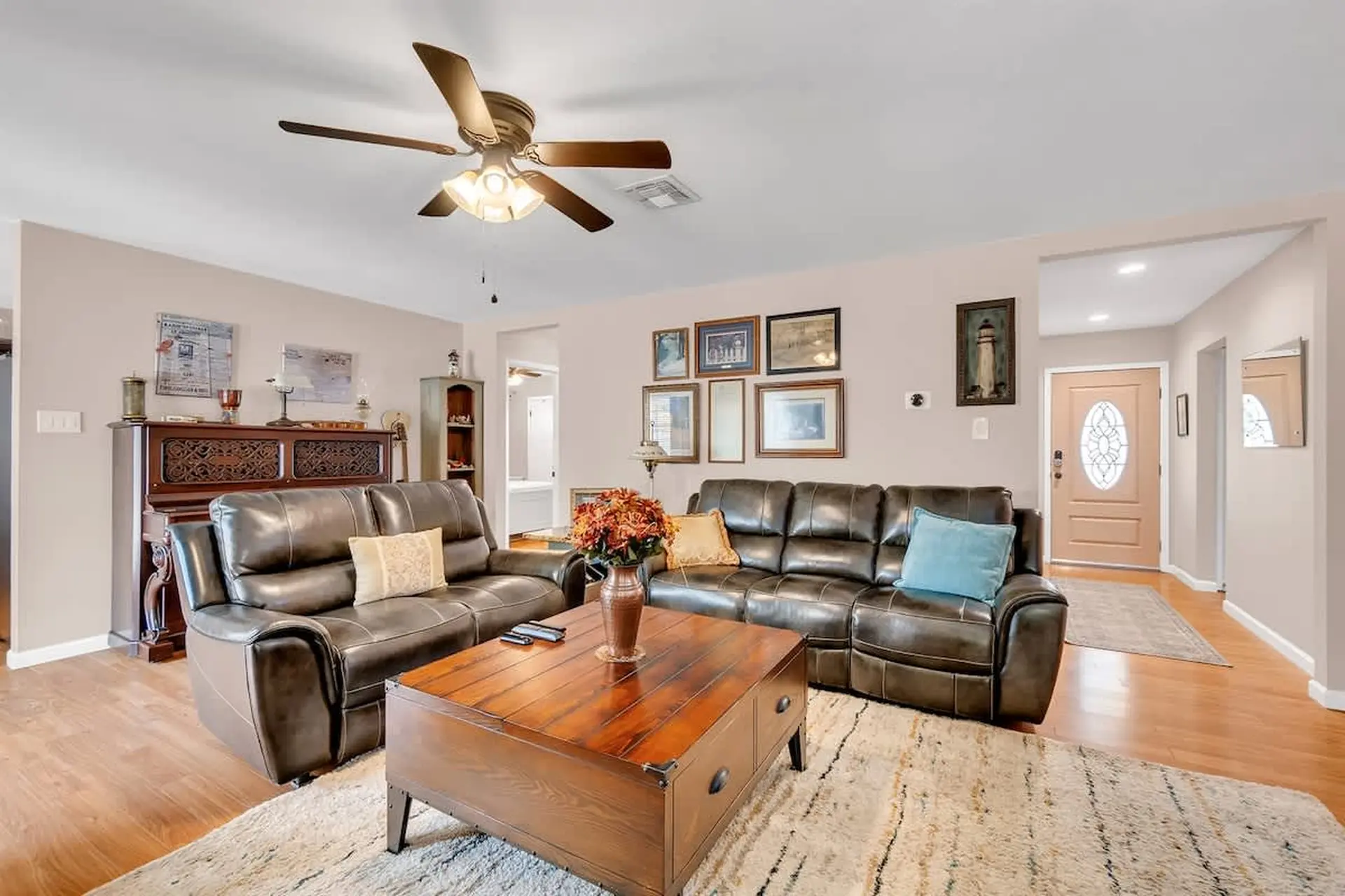 Cozy 3-BR House | Piano | Outdoor Grill | Sleeps 7