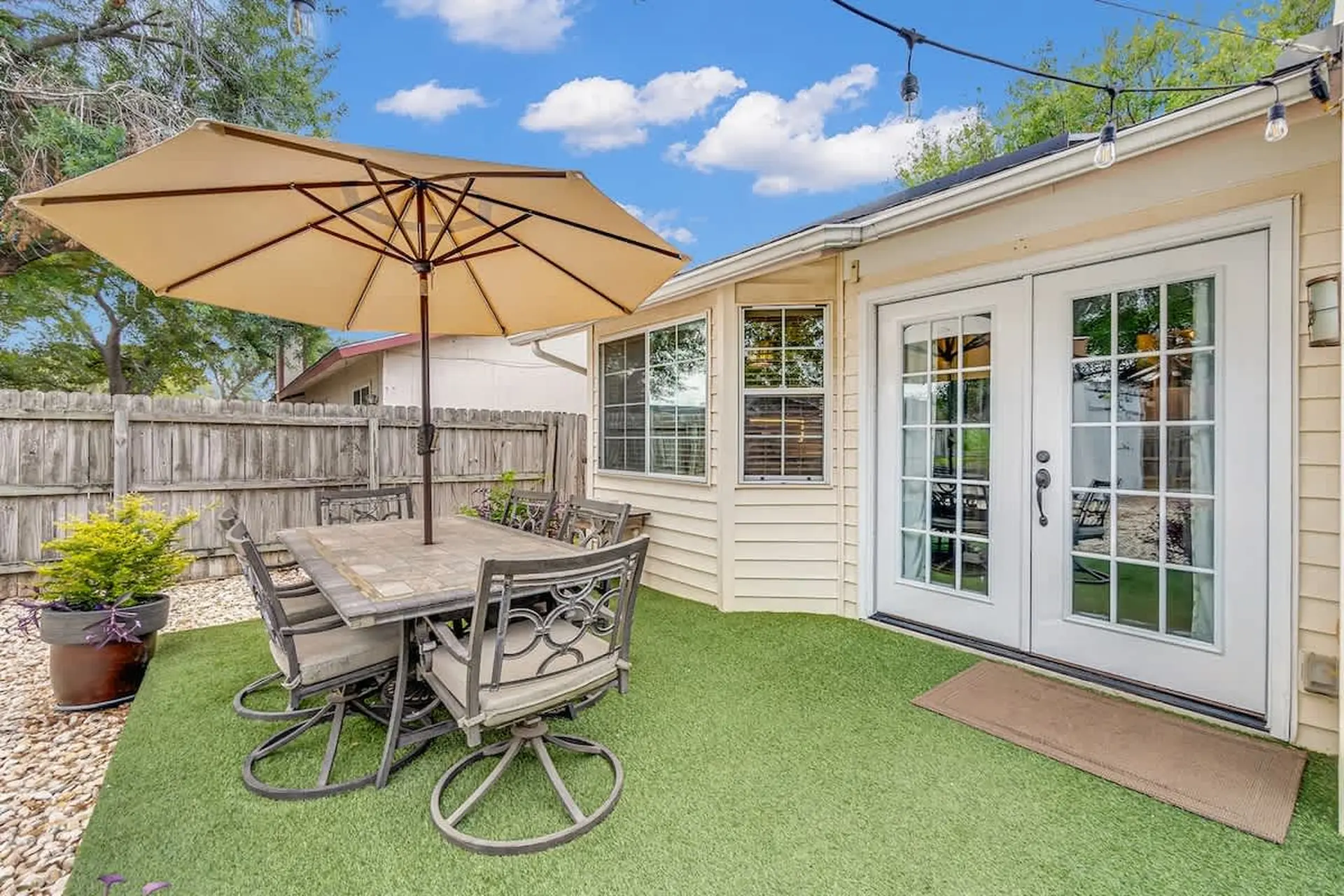 Cozy 3-BR House | Piano | Outdoor Grill | Sleeps 7