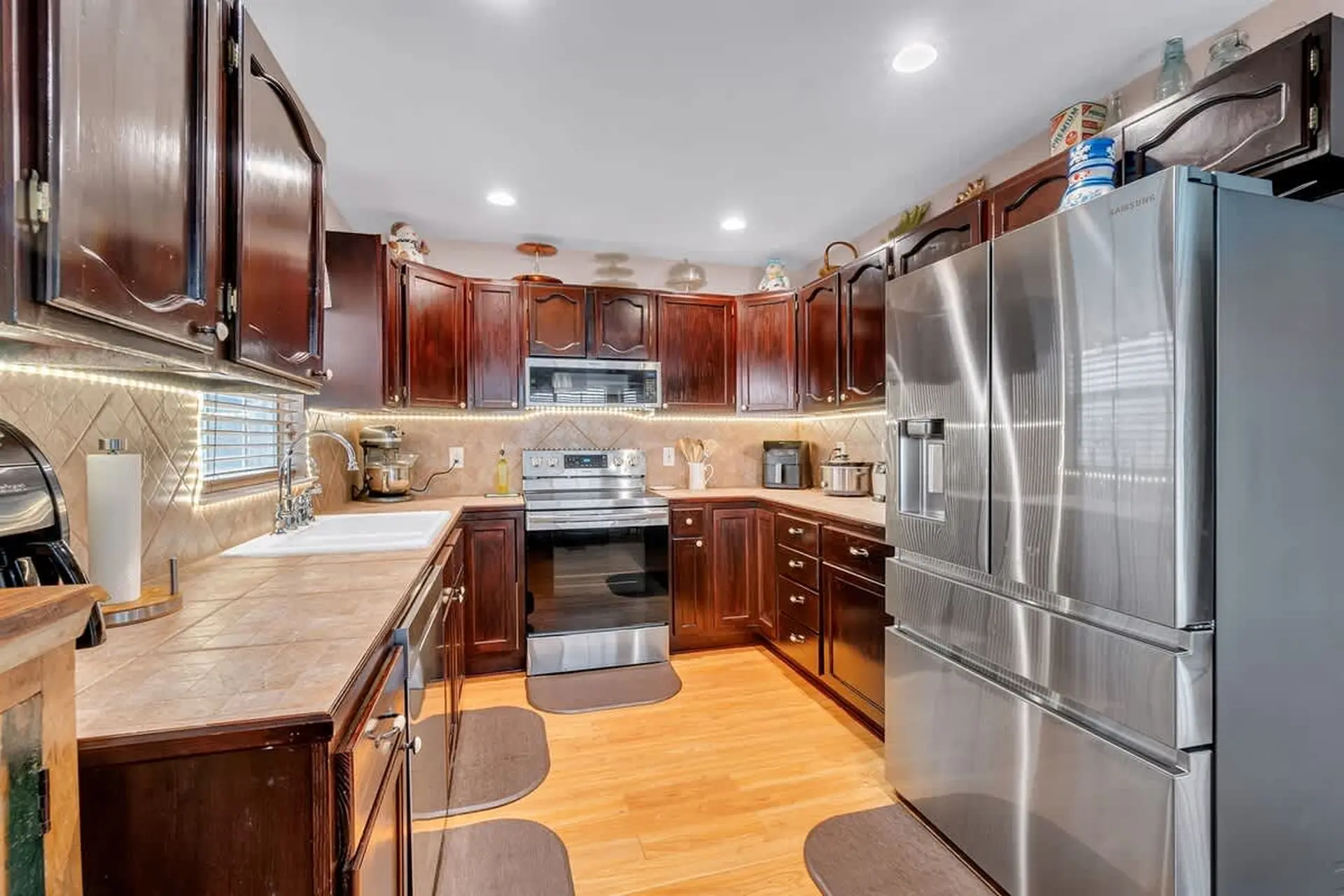 Cozy 3-BR House | Piano | Outdoor Grill | Sleeps 7