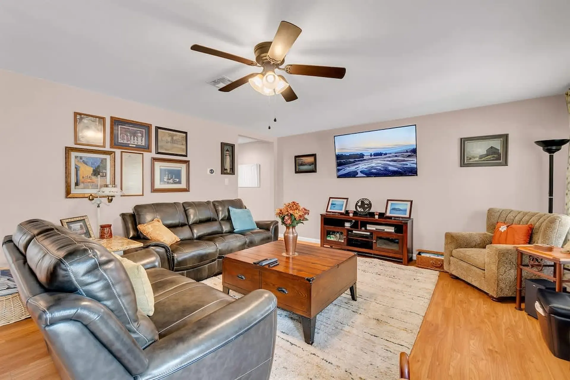 Cozy 3-BR House | Piano | Outdoor Grill | Sleeps 7
