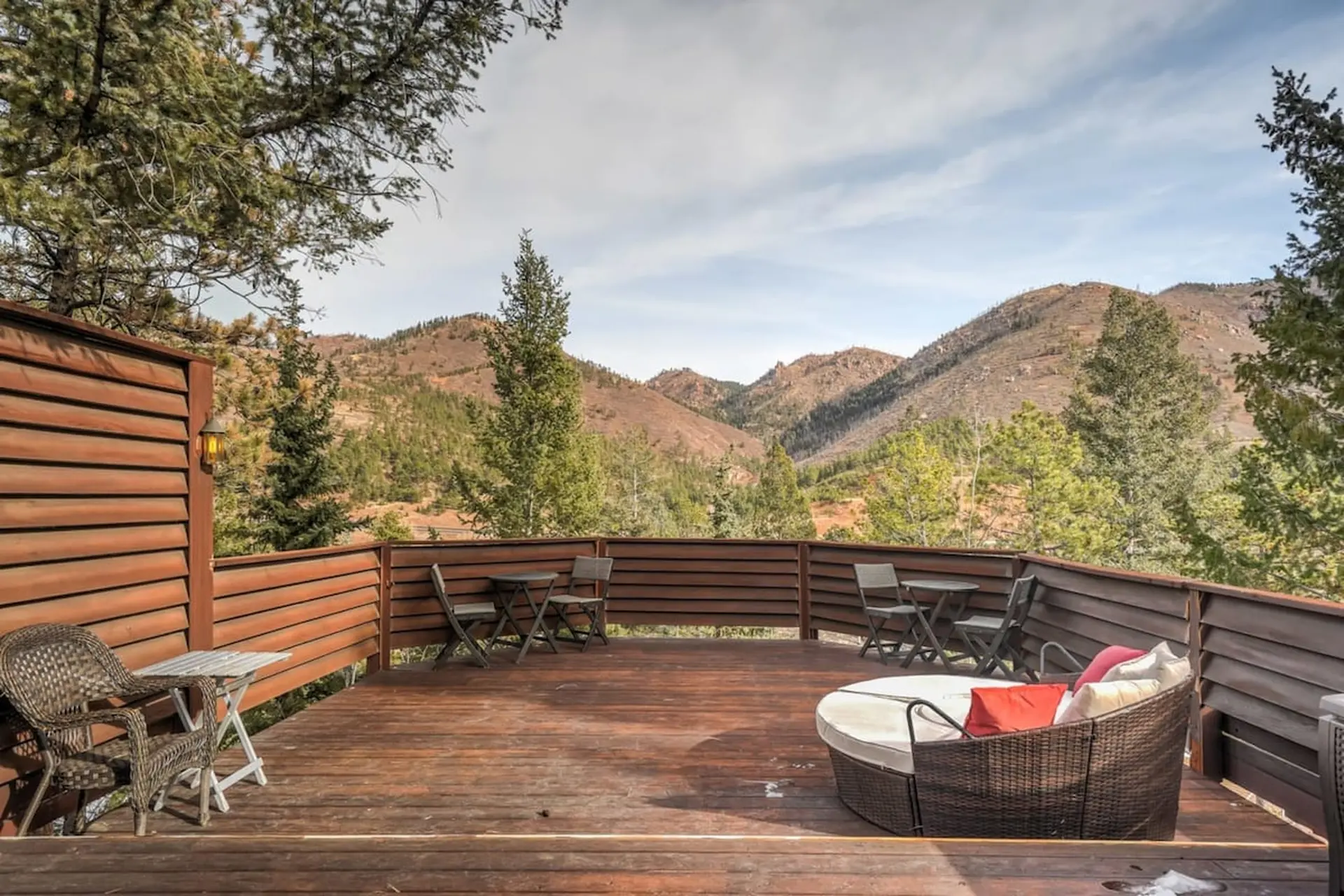 4BD with Large Deck! Amazing Mountain Views!