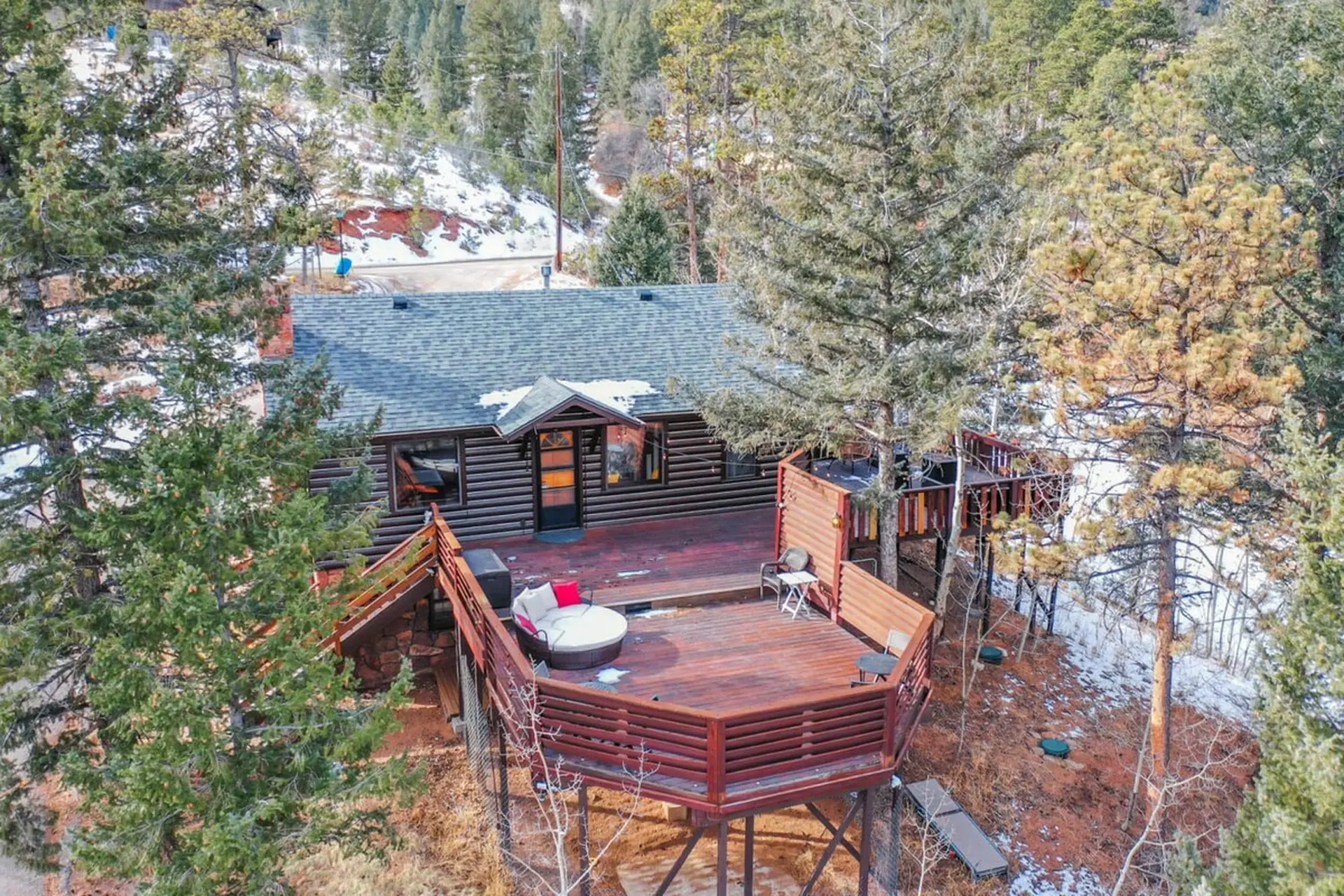 4BD with Large Deck! Amazing Mountain Views!