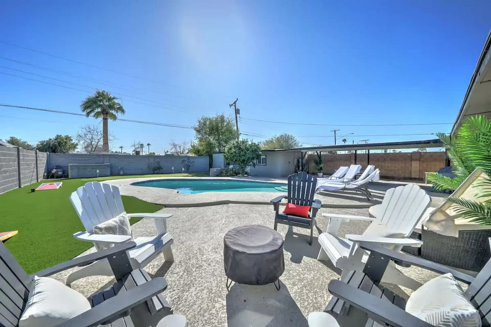 Sleeps 20 Plus | Pool & Putting Green in Paradise