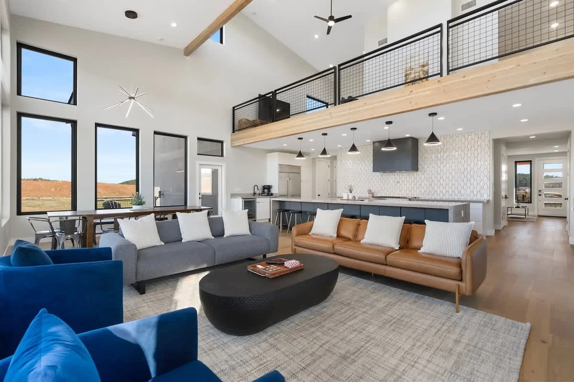 The Bluebird Flagstaff | Luxury| Sleeps 26| VIEWS