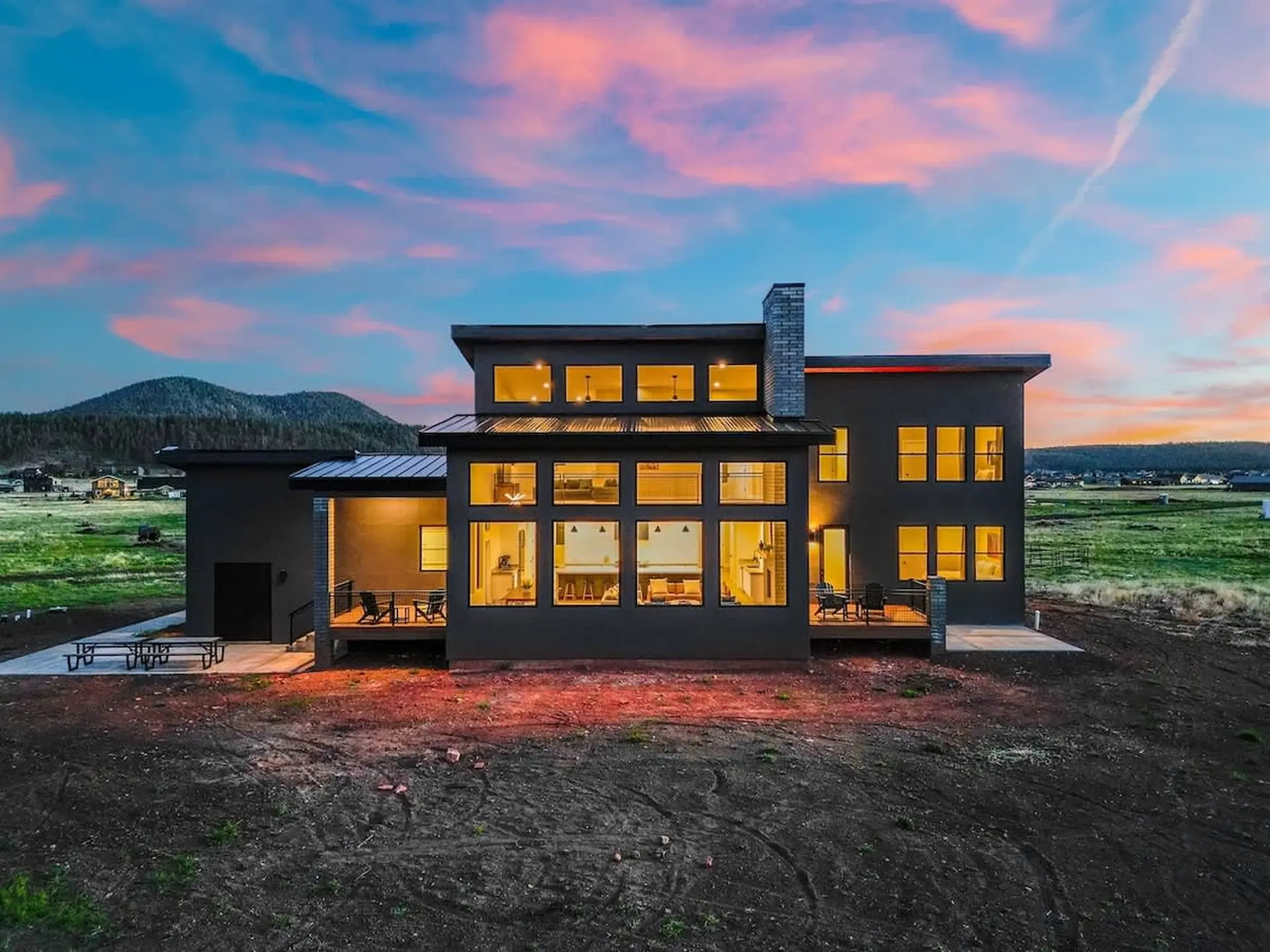 The Bluebird Flagstaff | Luxury| Sleeps 26| VIEWS