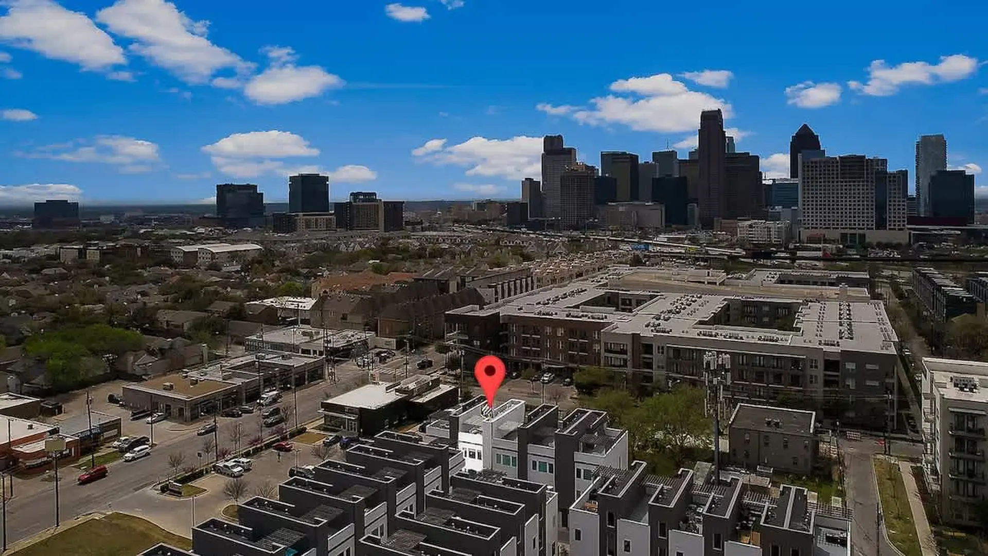Artsy Luxe Dallas Home~Rooftop Skyline Views