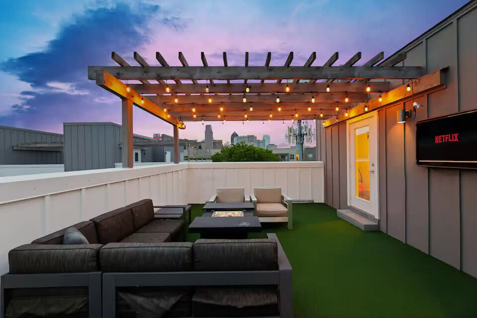 Downtown Dallas~Luxe Home~Walkable~Group Friendly