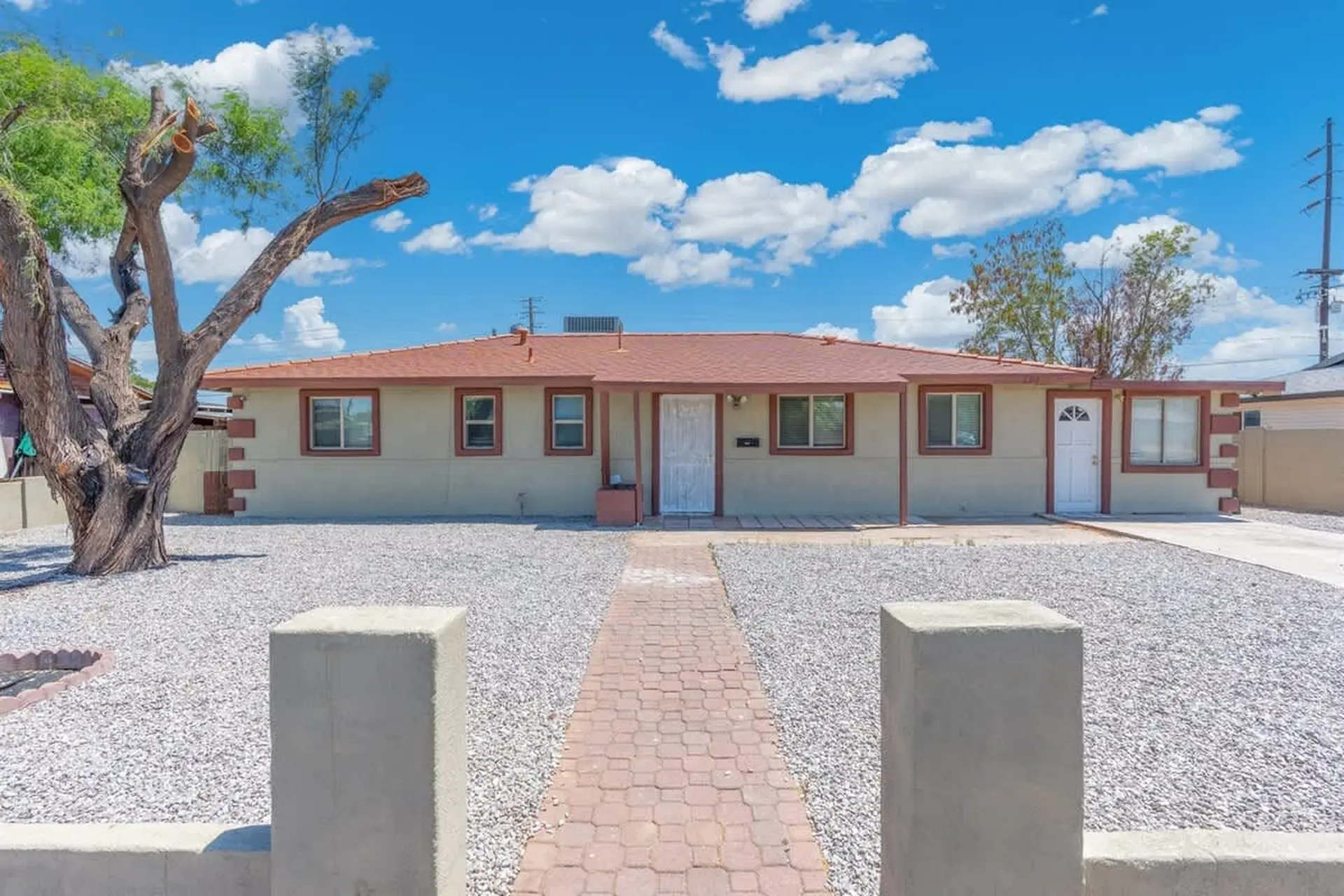 Minutes From Downtown | Phoenix Lightrail | 3 BR H
