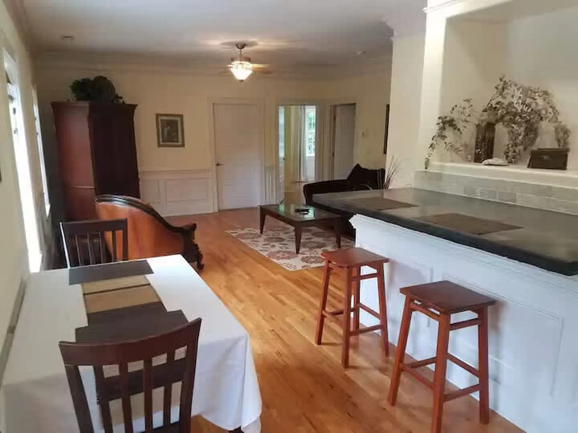 The Heritage at The Gadabout Inn | Cozy 2-BR| DT