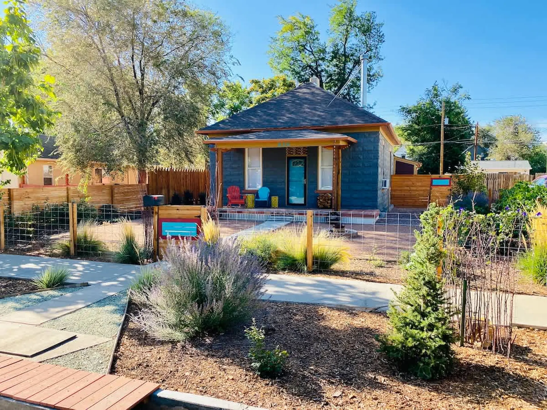 Vibrant Mid-Century Modern Home -Downtown Florence