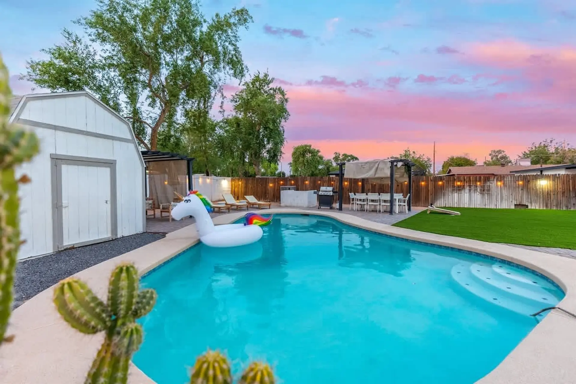 Sleeps 9 | Heated Pool | Backyard | Downtown Phx