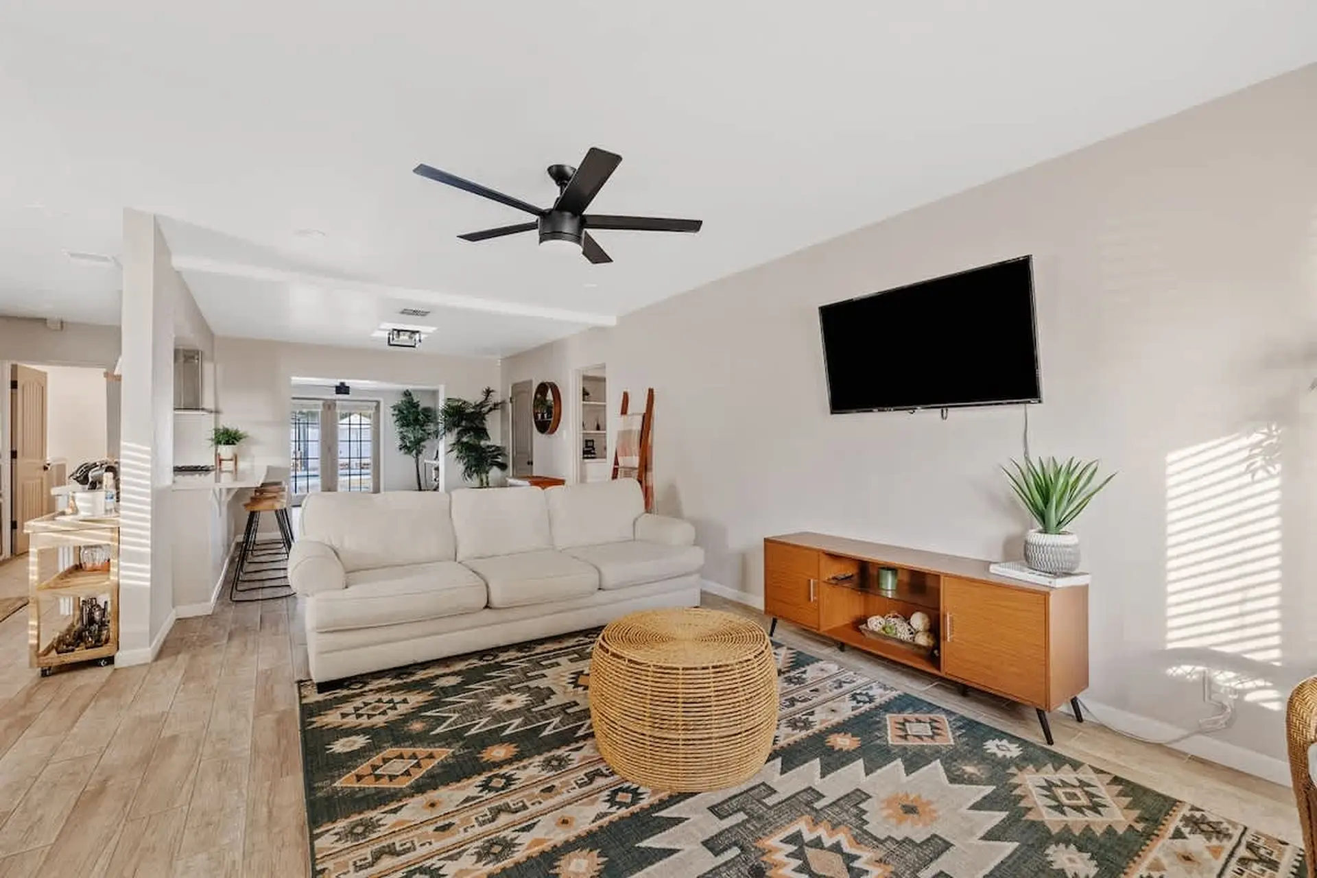 Sleeps 9 | Heated Pool | Backyard | Downtown Phx