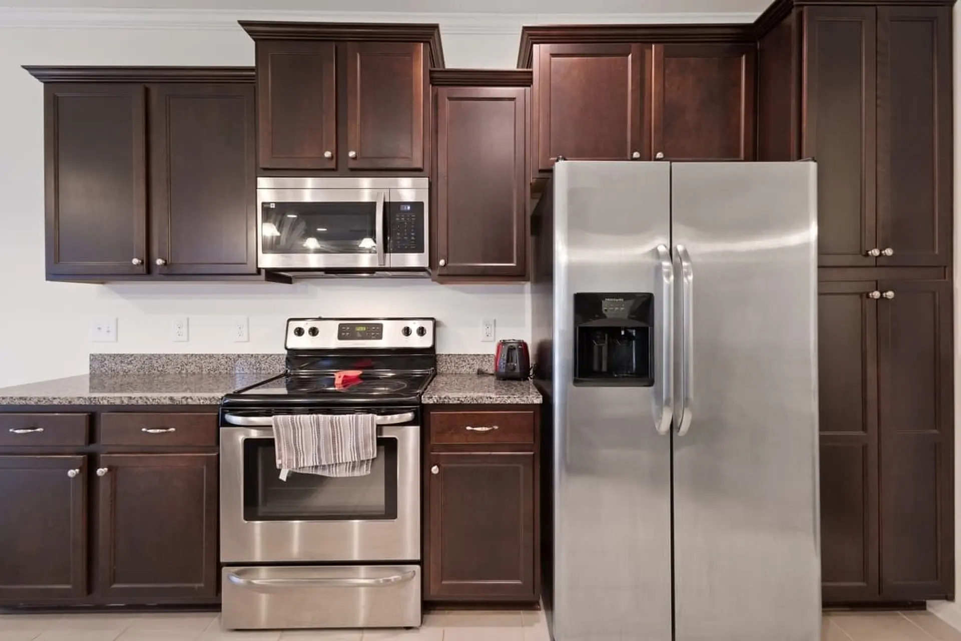 Spacious 3-BR Retreat | Downtown | Sleeps 6 | NC