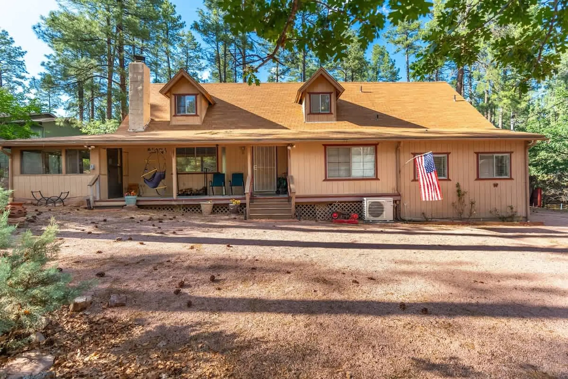 Spacious 8-Bedroom Cabin Getaway in Pine