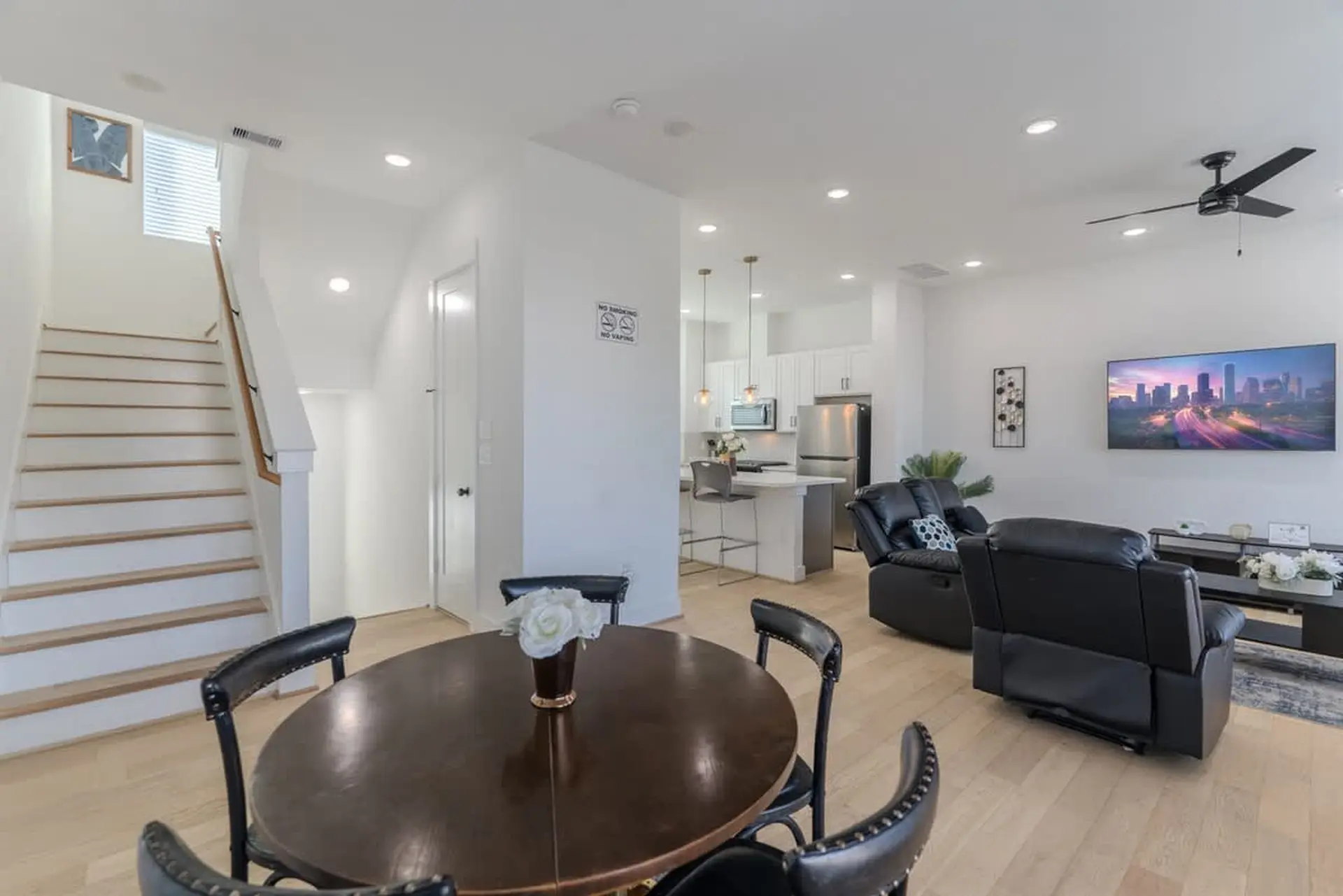 Spacious House w/ 3-BR, 3-Baths | Houston TX