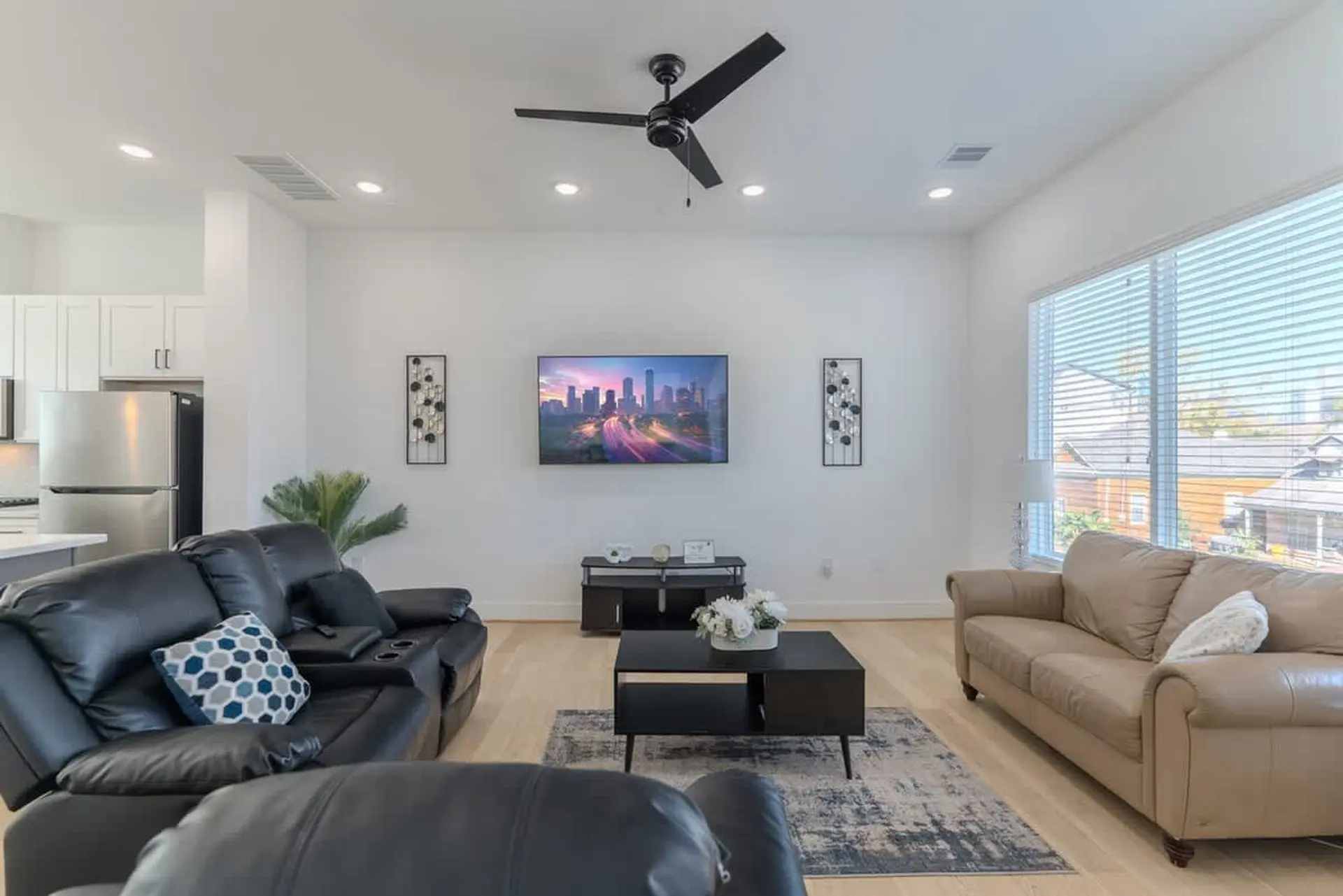 Spacious House w/ 3-BR, 3-Baths | Houston TX