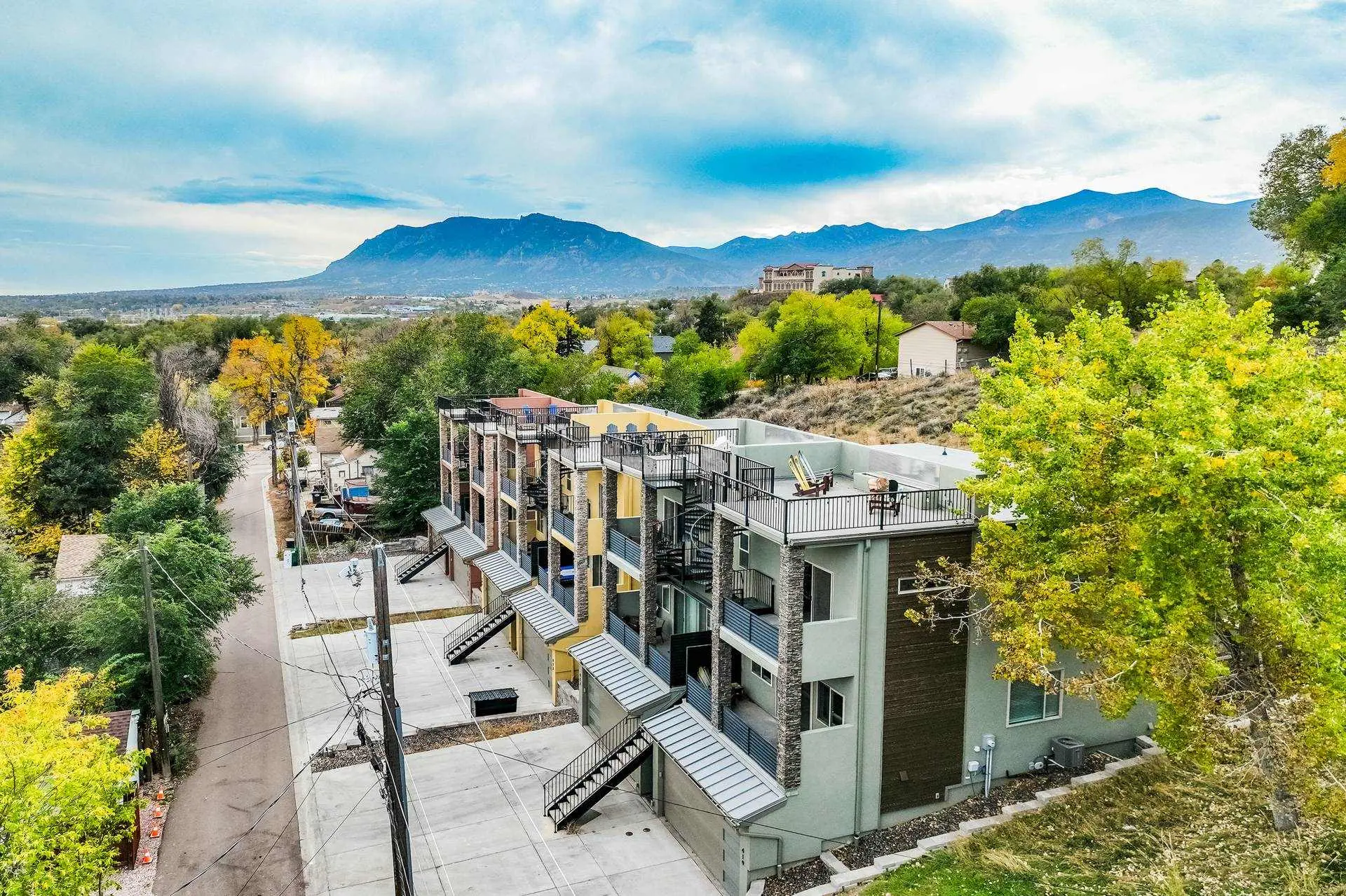 Epic Views! Rooftop Lounge Firepit, Prime Spot