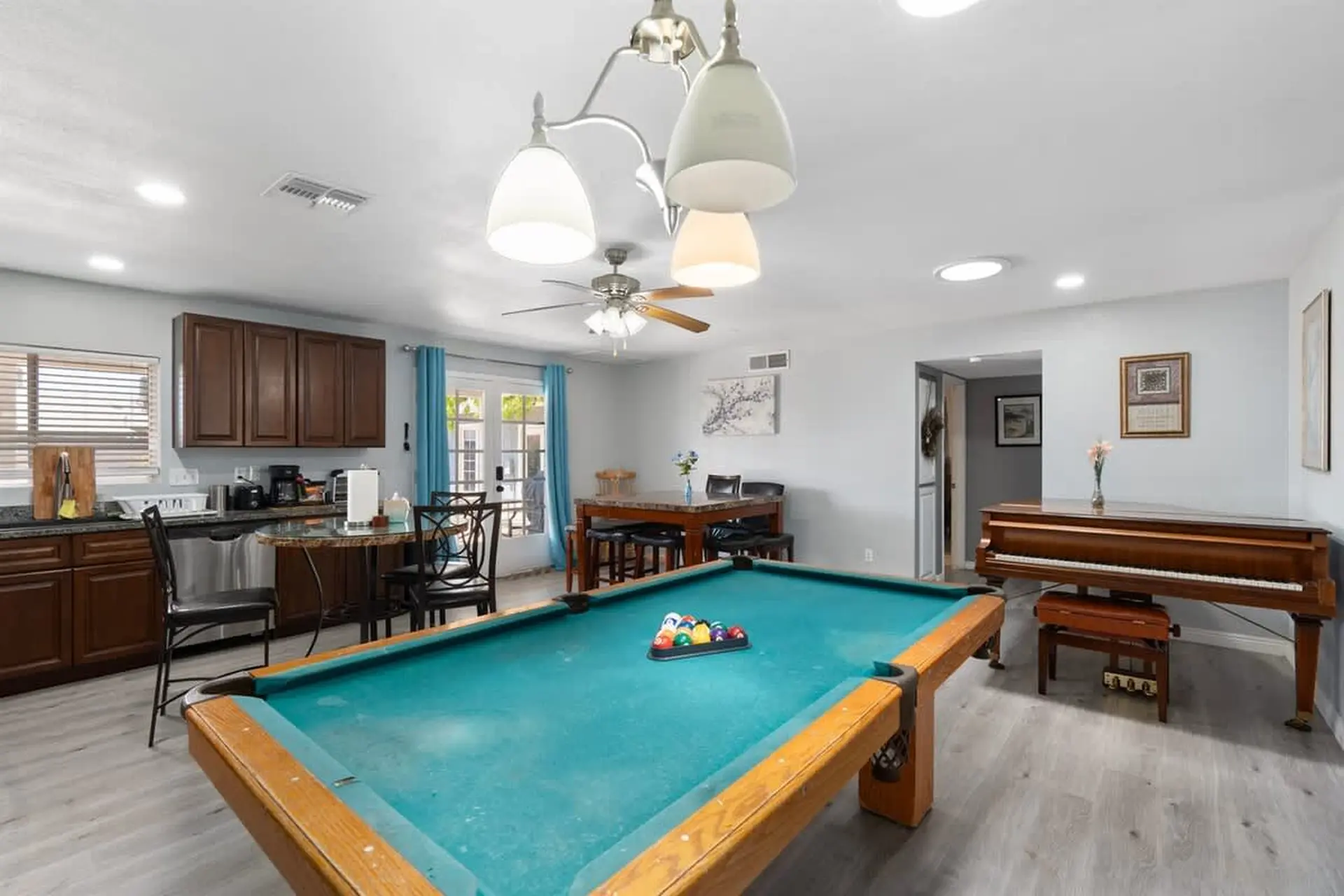 5 Bedroom | Jacuzzi | Location | Outdoor Dining