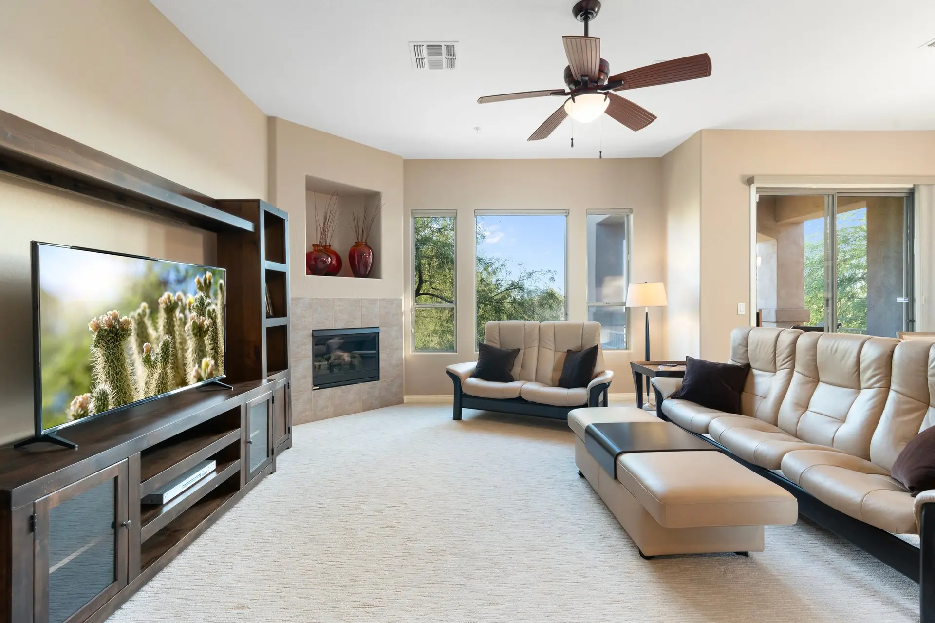 3BD | Pool, Gym & Hot Tub | Extended Stays