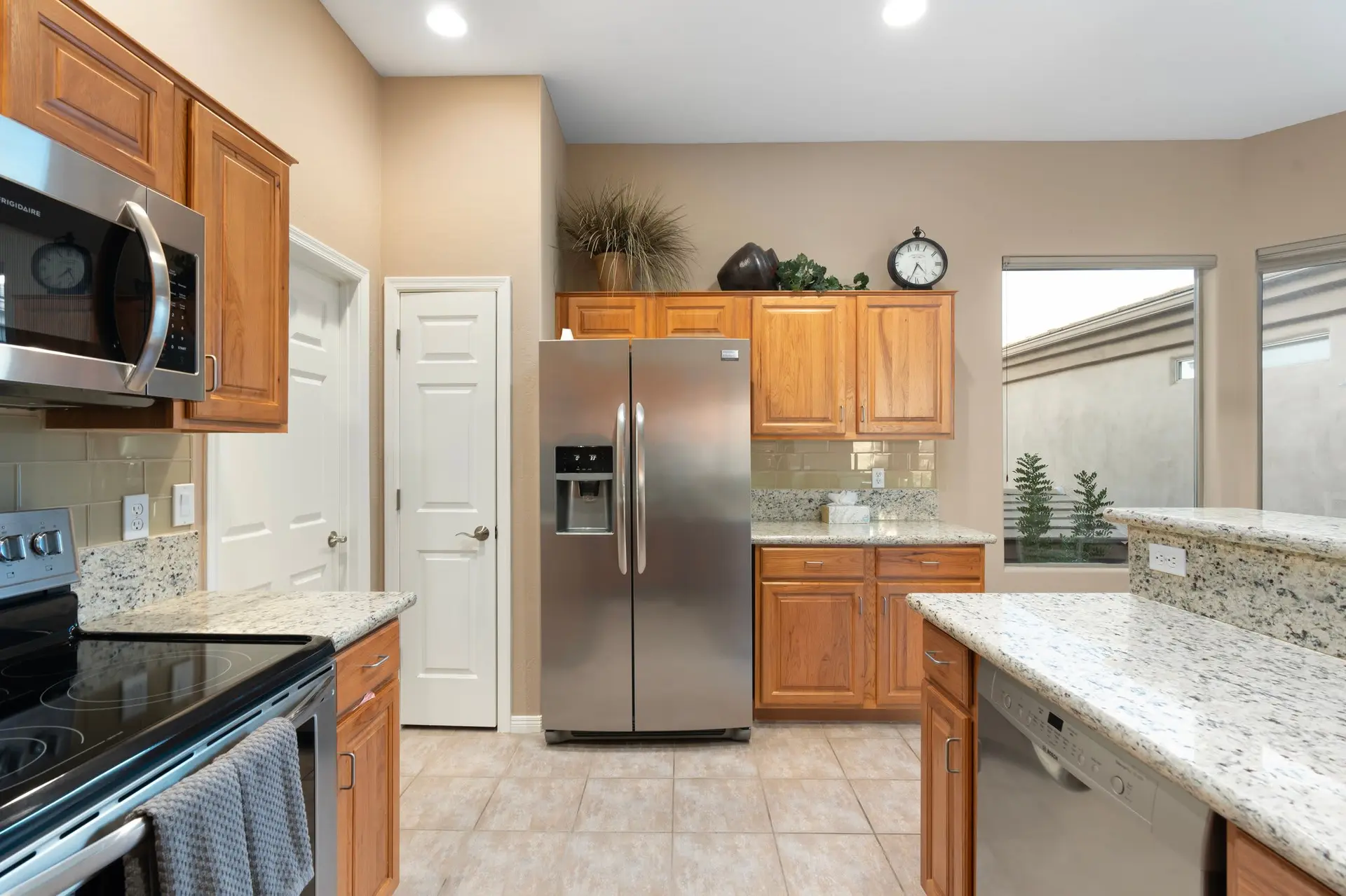 3BD | Pool, Gym & Hot Tub | Extended Stays