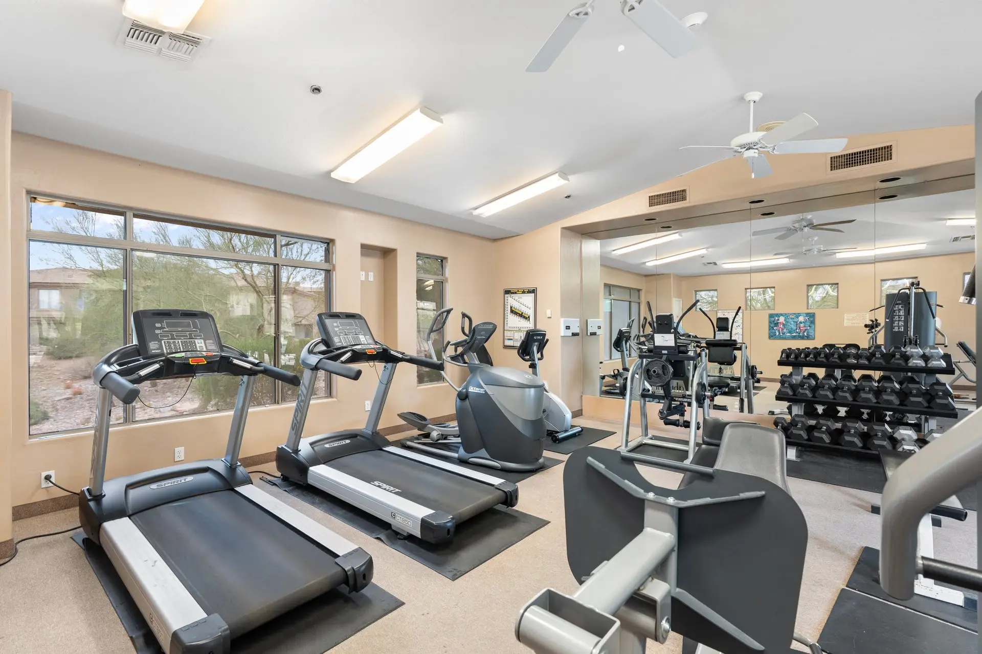 3BD | Pool, Gym & Hot Tub | Extended Stays