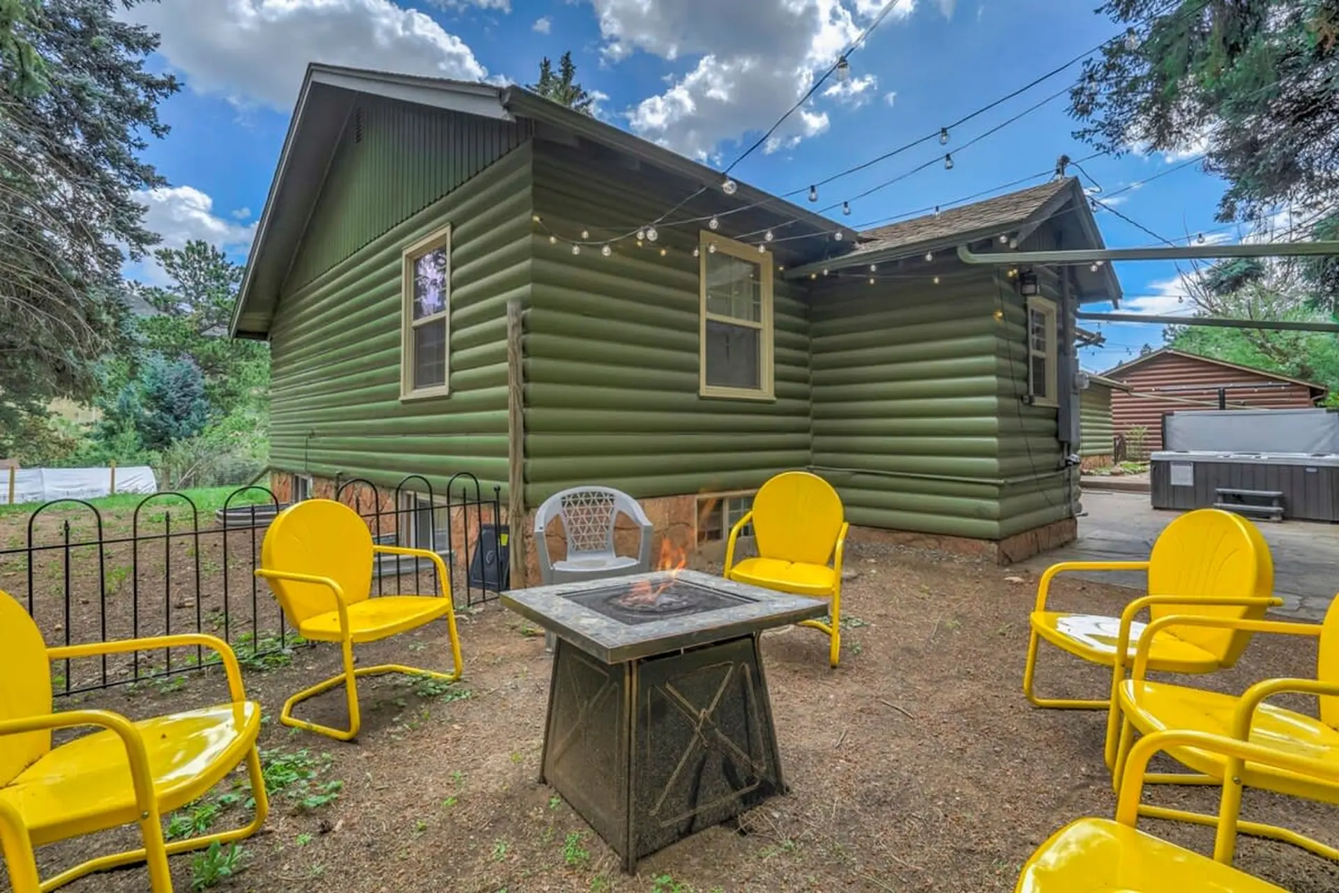 4BR Mountain Getaway w/Hot Tub Firepit & Game Room