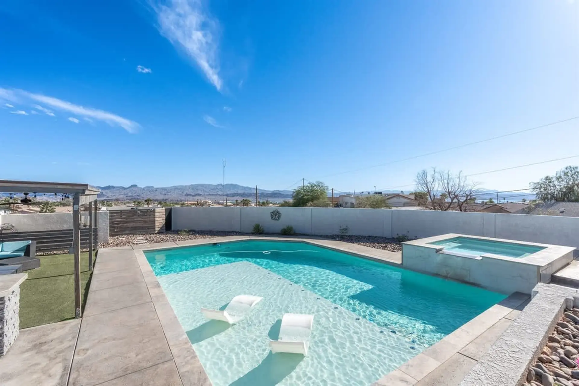 Minutes to Lake Havasu | Pool | Spa | Sleeps 12