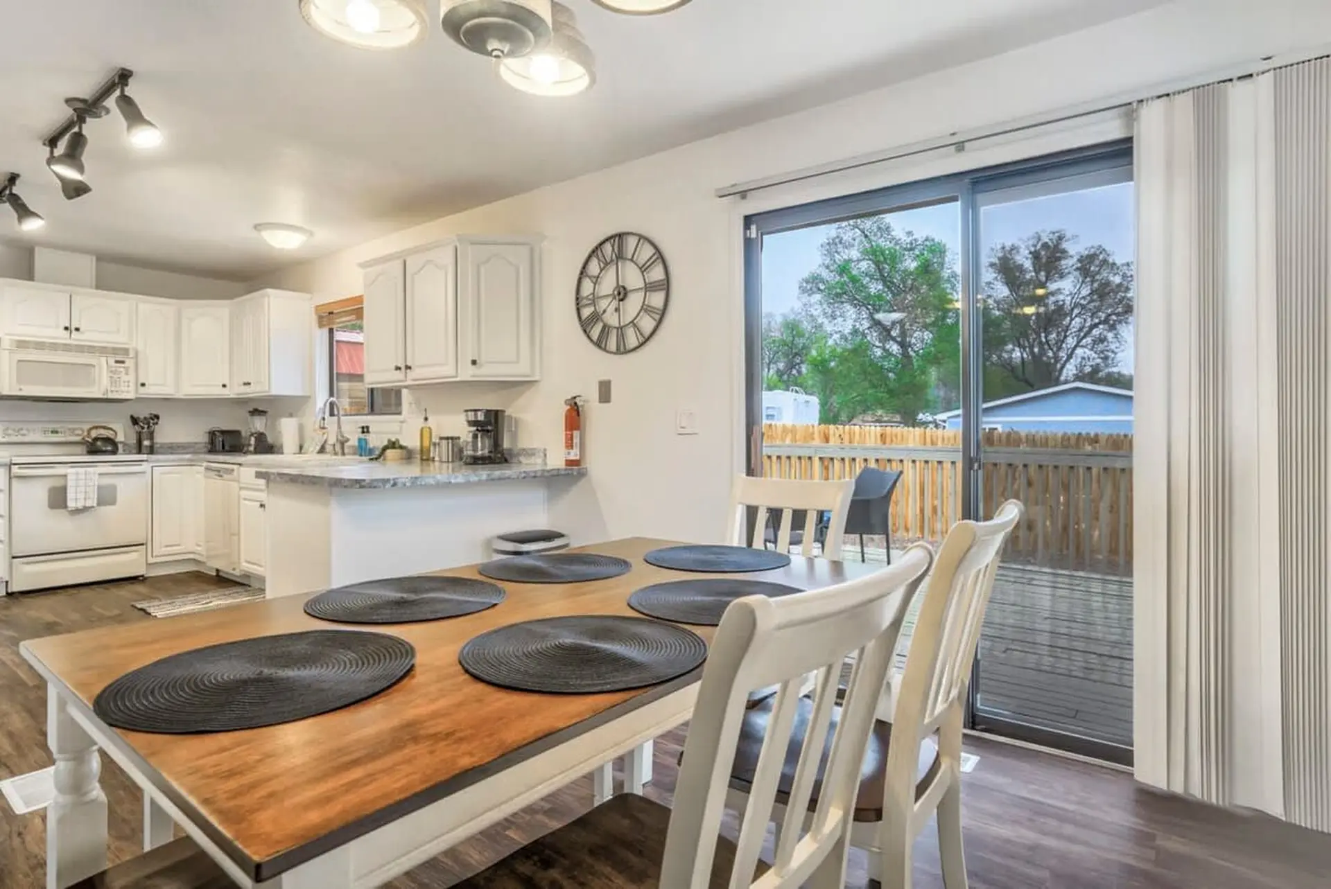 3BD Family Vacation Home Near Hiking & Downtown
