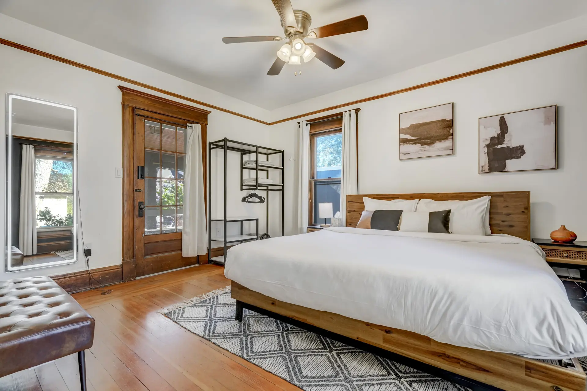 3BR, Custom Build with Firepit, Downtown Nearby!
