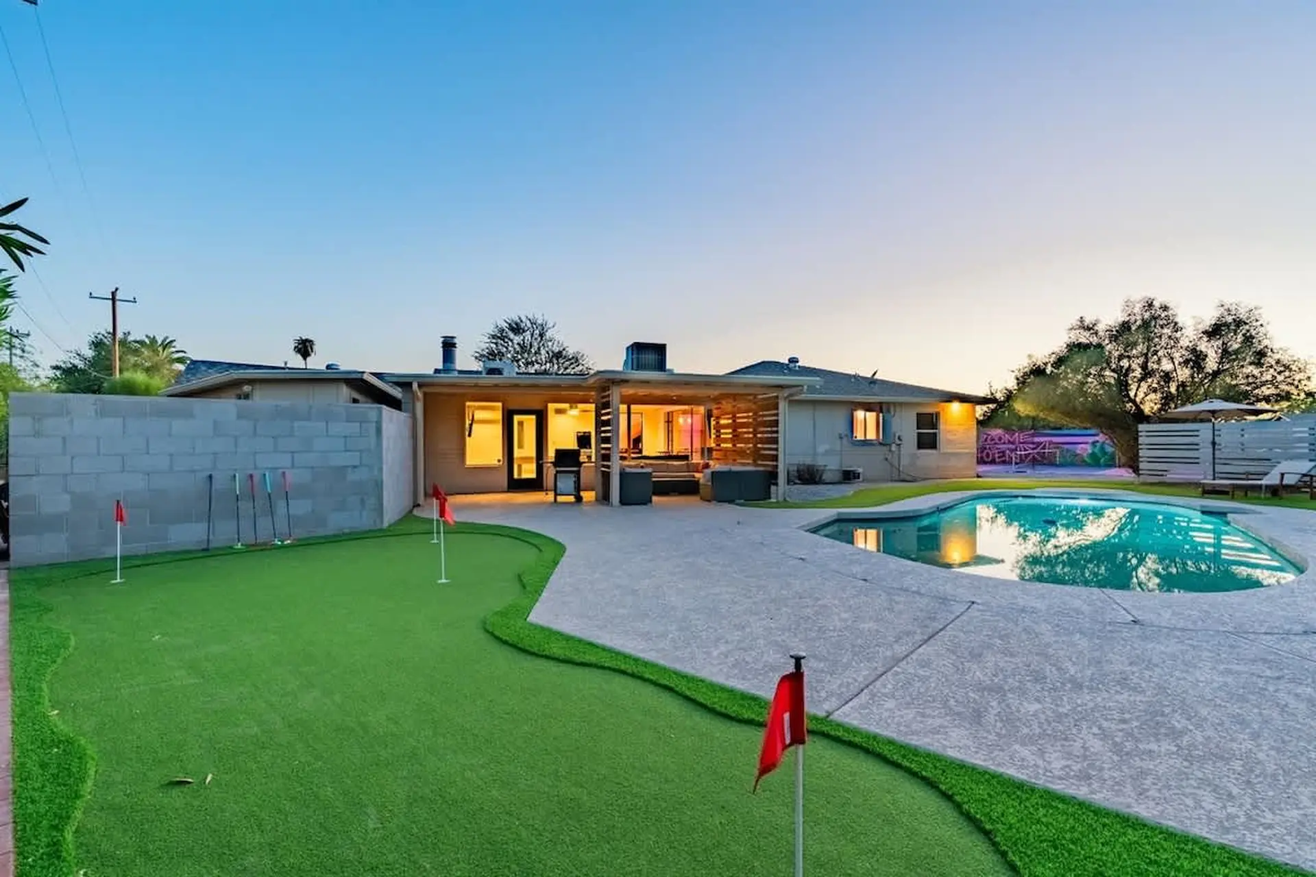 Pickleball | Sparkling Pool | Mini Putt | Sleeps14