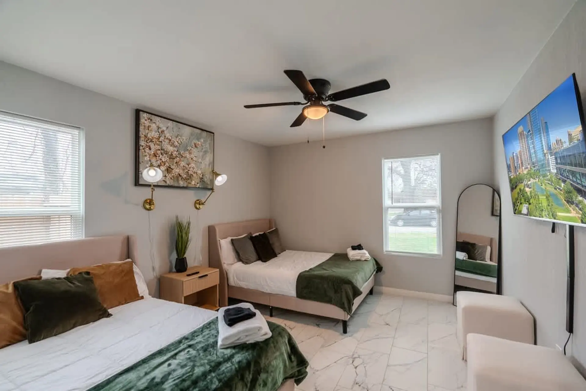 Chic & Cozy 4-BR Retreat | Downtown | TX