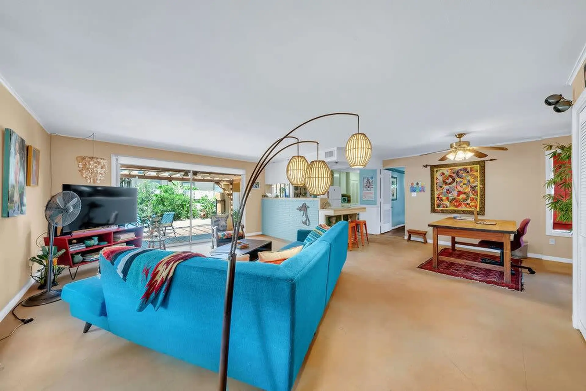 King Bed, Patio, BBQ, WD, 20min2Beach, Netflix